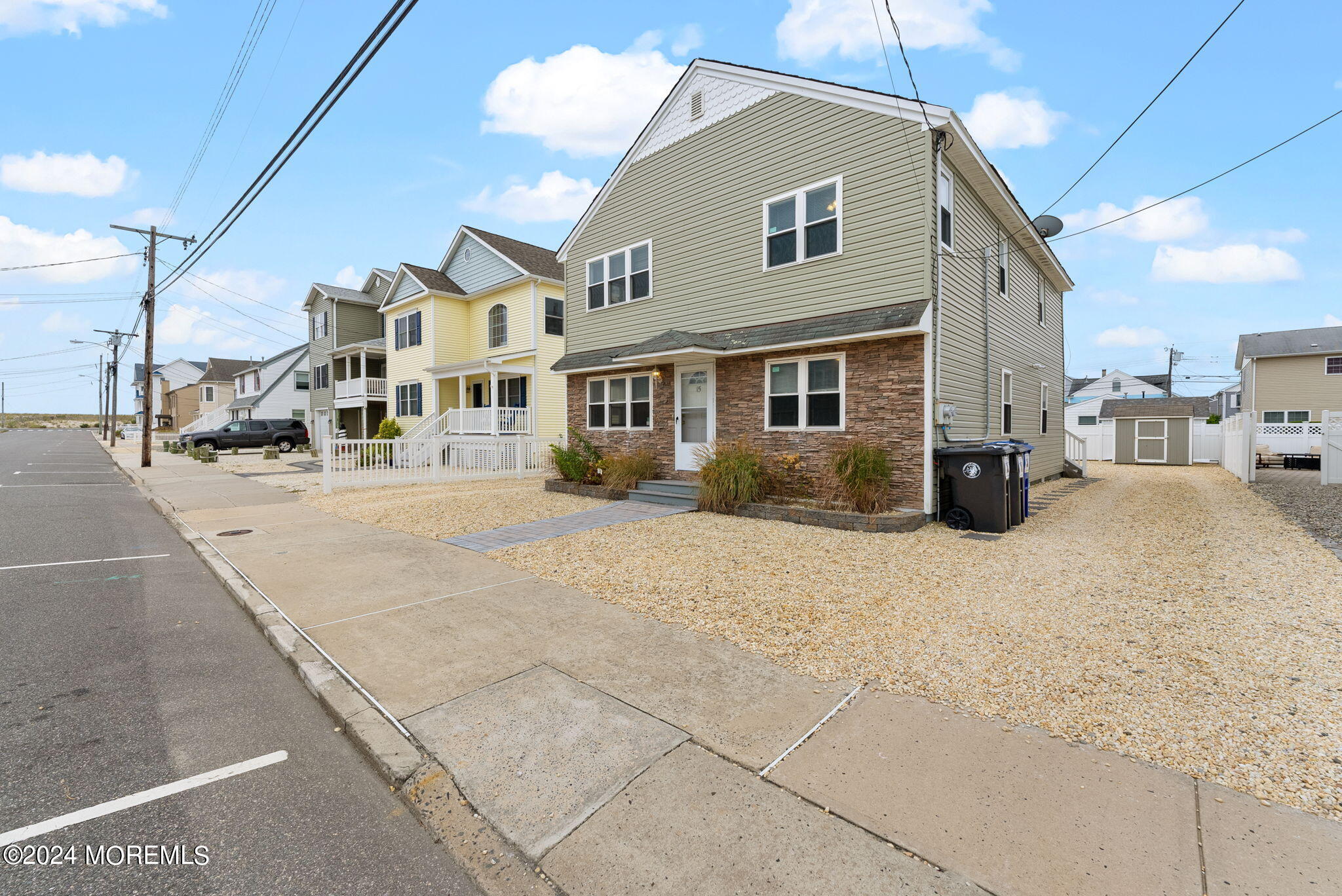15 7th Avenue