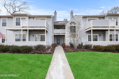 Condo For Sale - 461 Magnolia Court<br/> Howell, NJ 07731