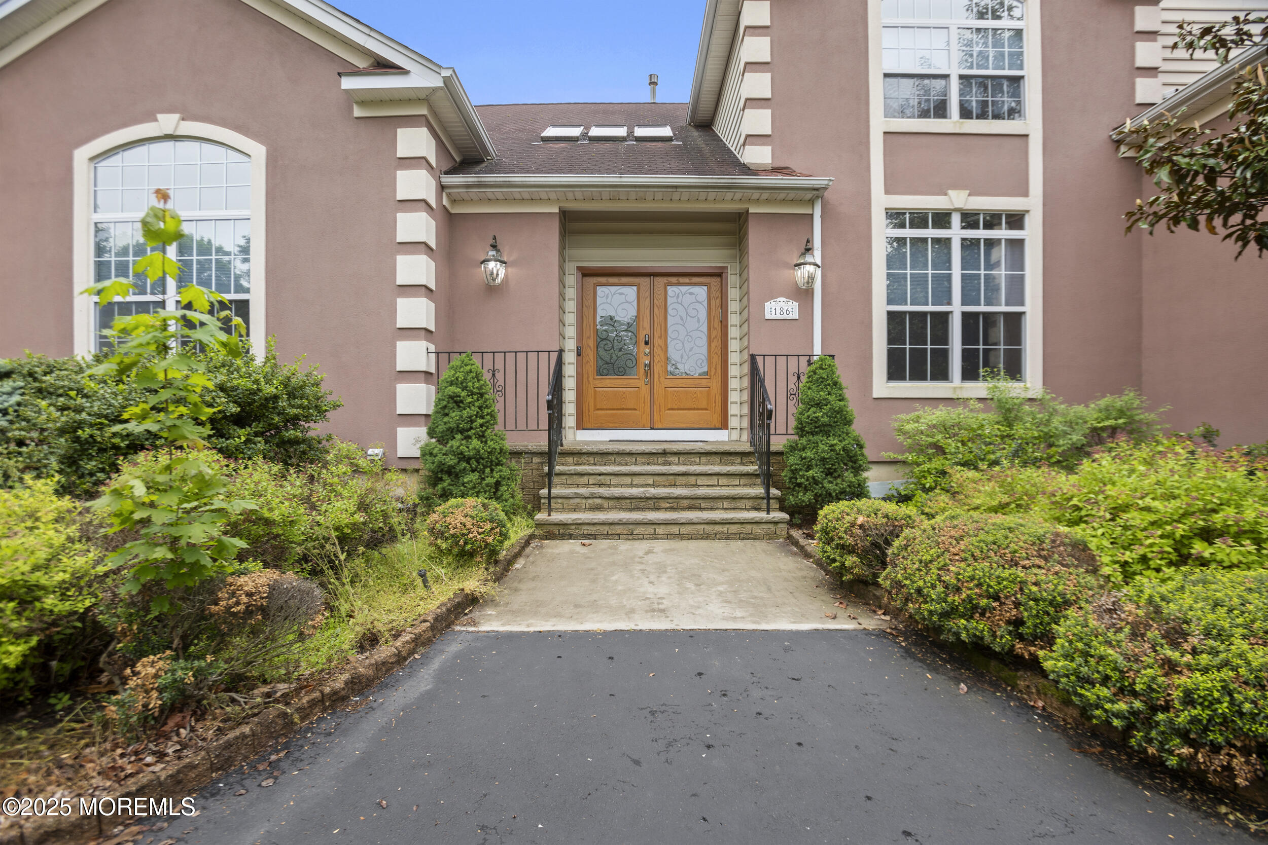 186 Riverwood Drive