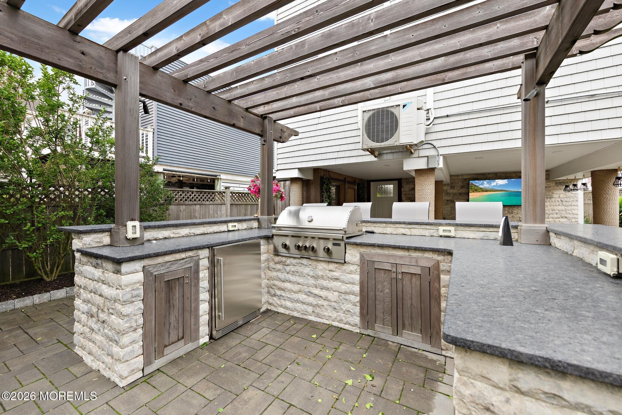 30 W Winifred Avenue