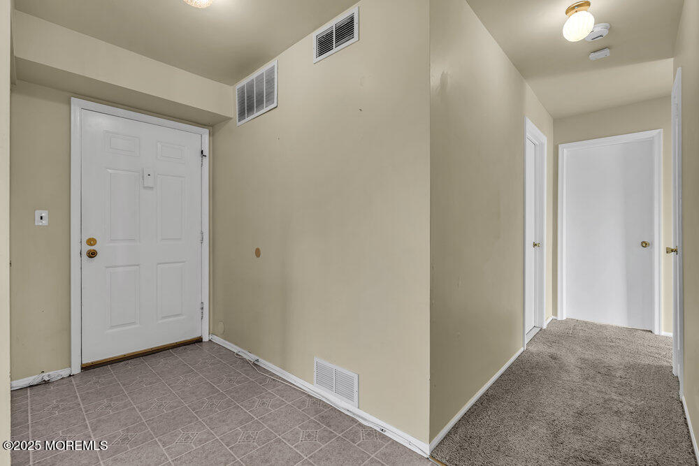 907 W Wellington Place #206, Aberdeen, New Jersey image 3