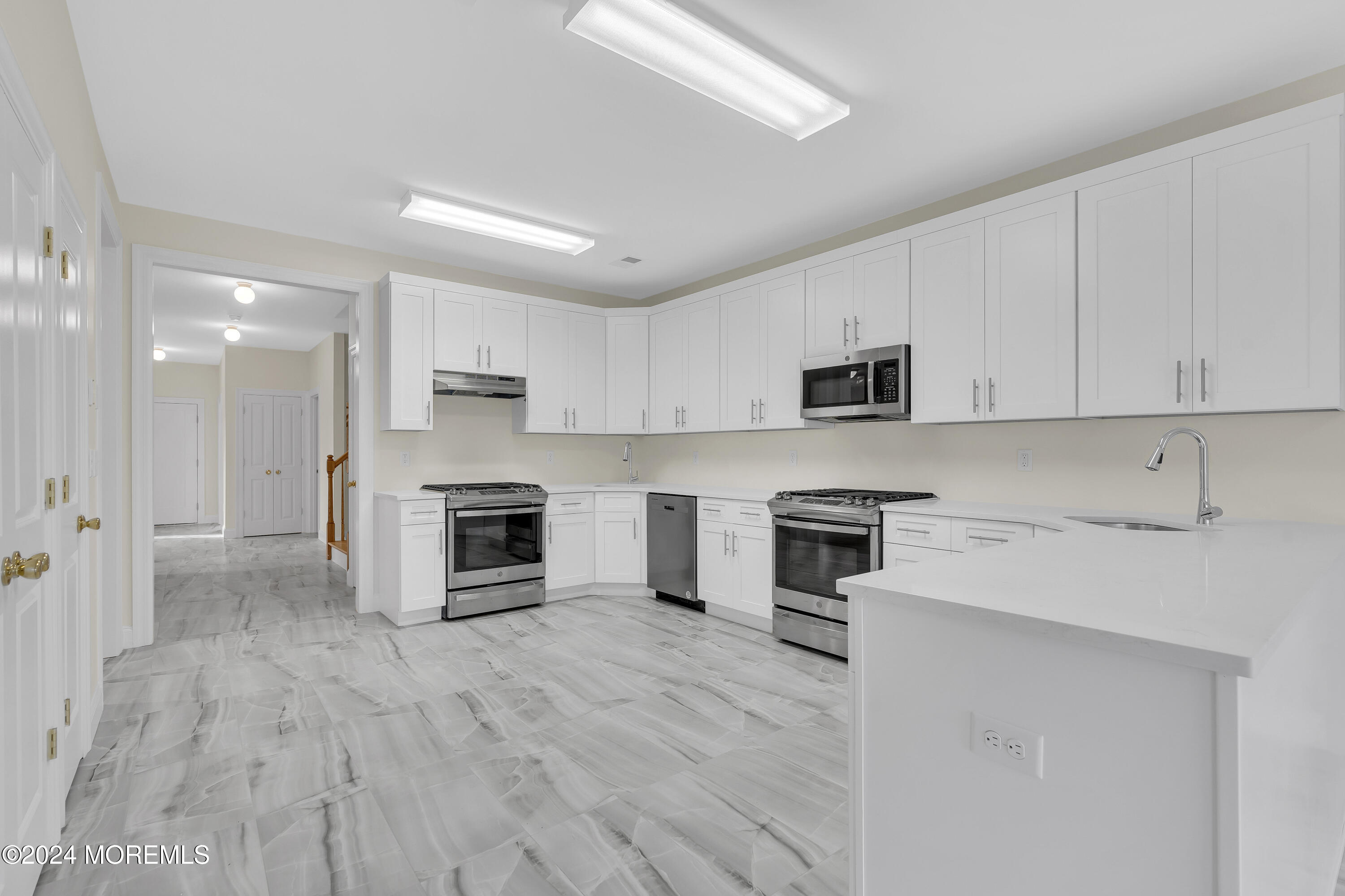19 Lenox Drive, Lakewood, New Jersey image 15