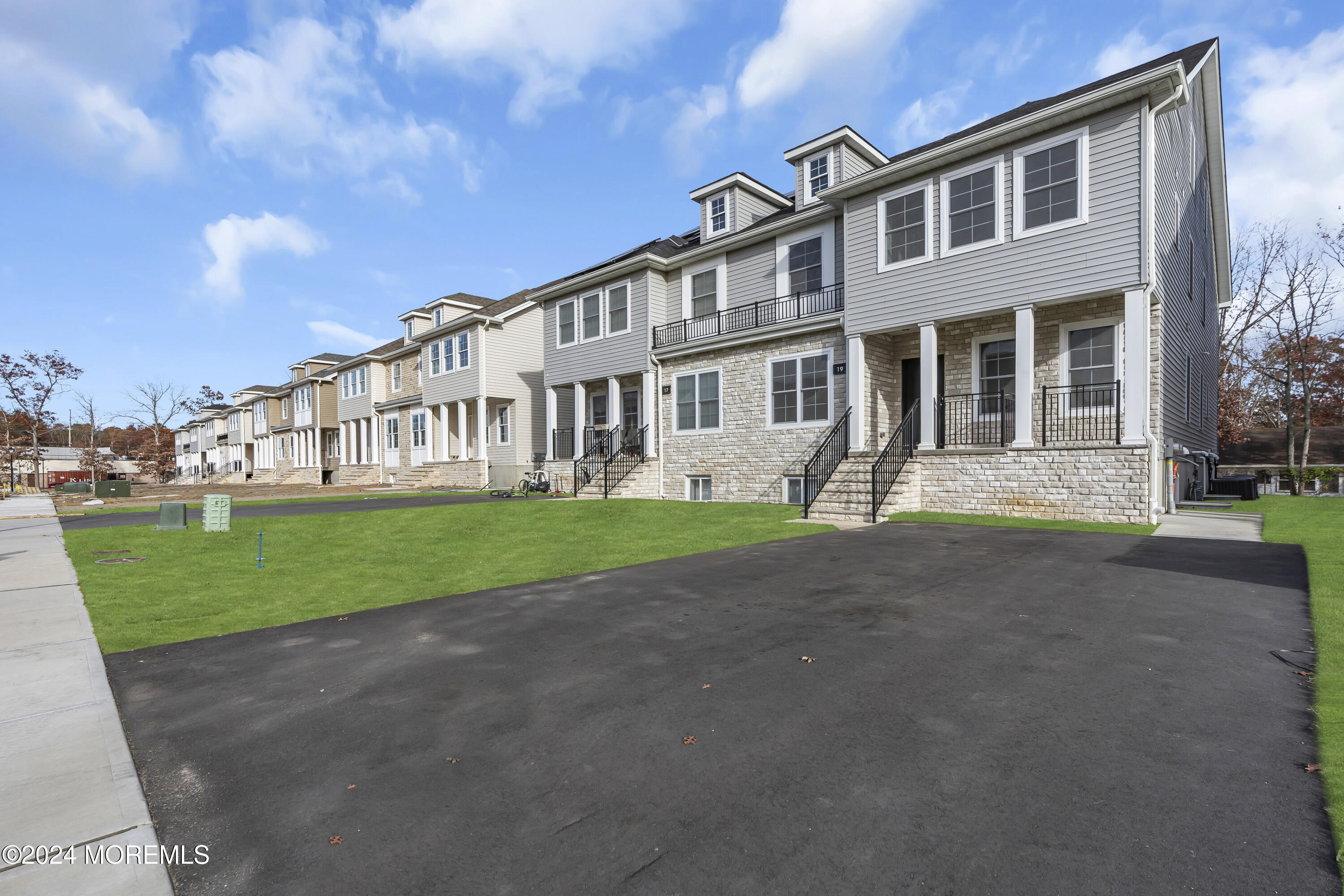 19 Lenox Drive, Lakewood, New Jersey image 4
