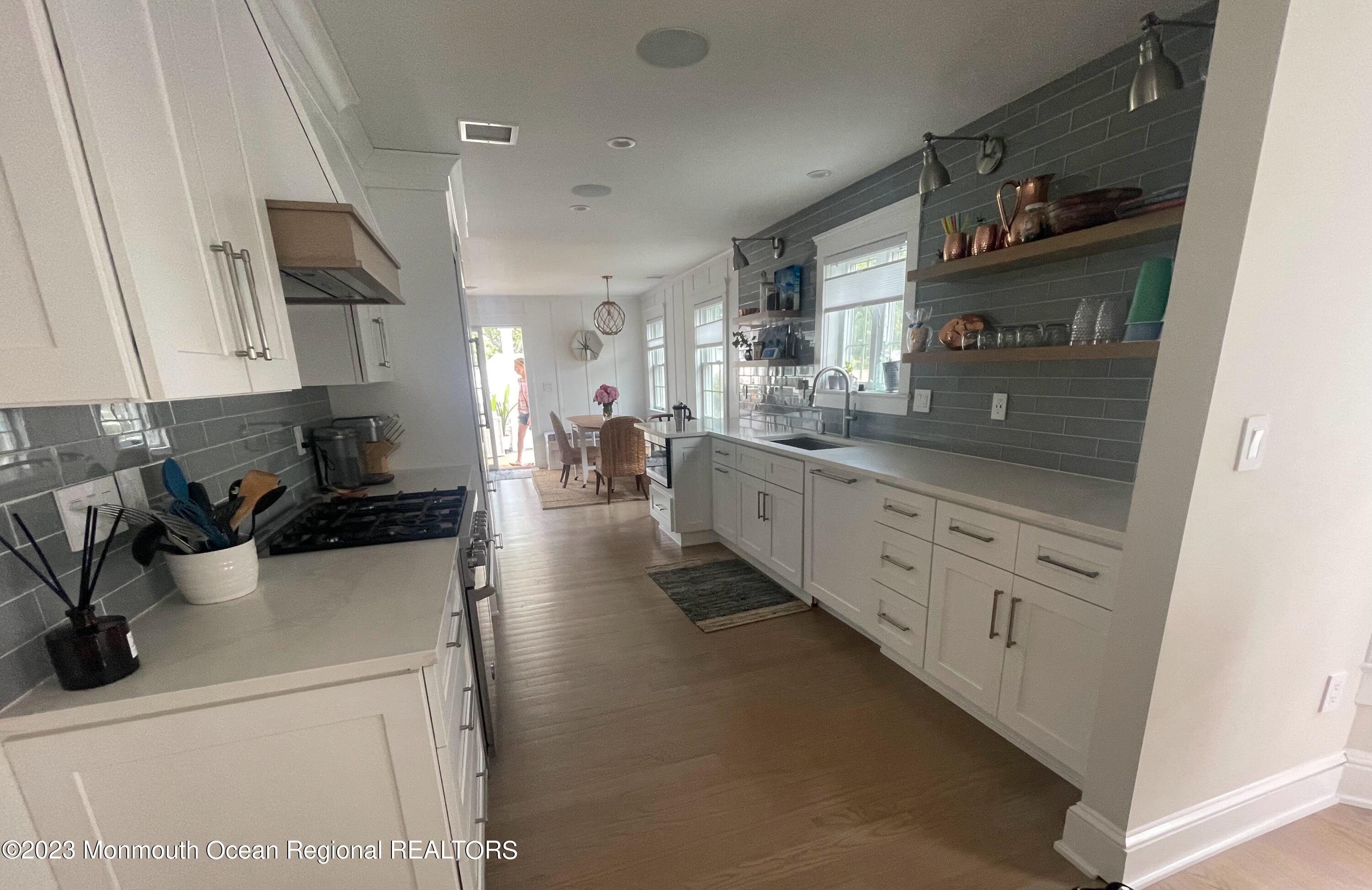 2112 Edgewood Place