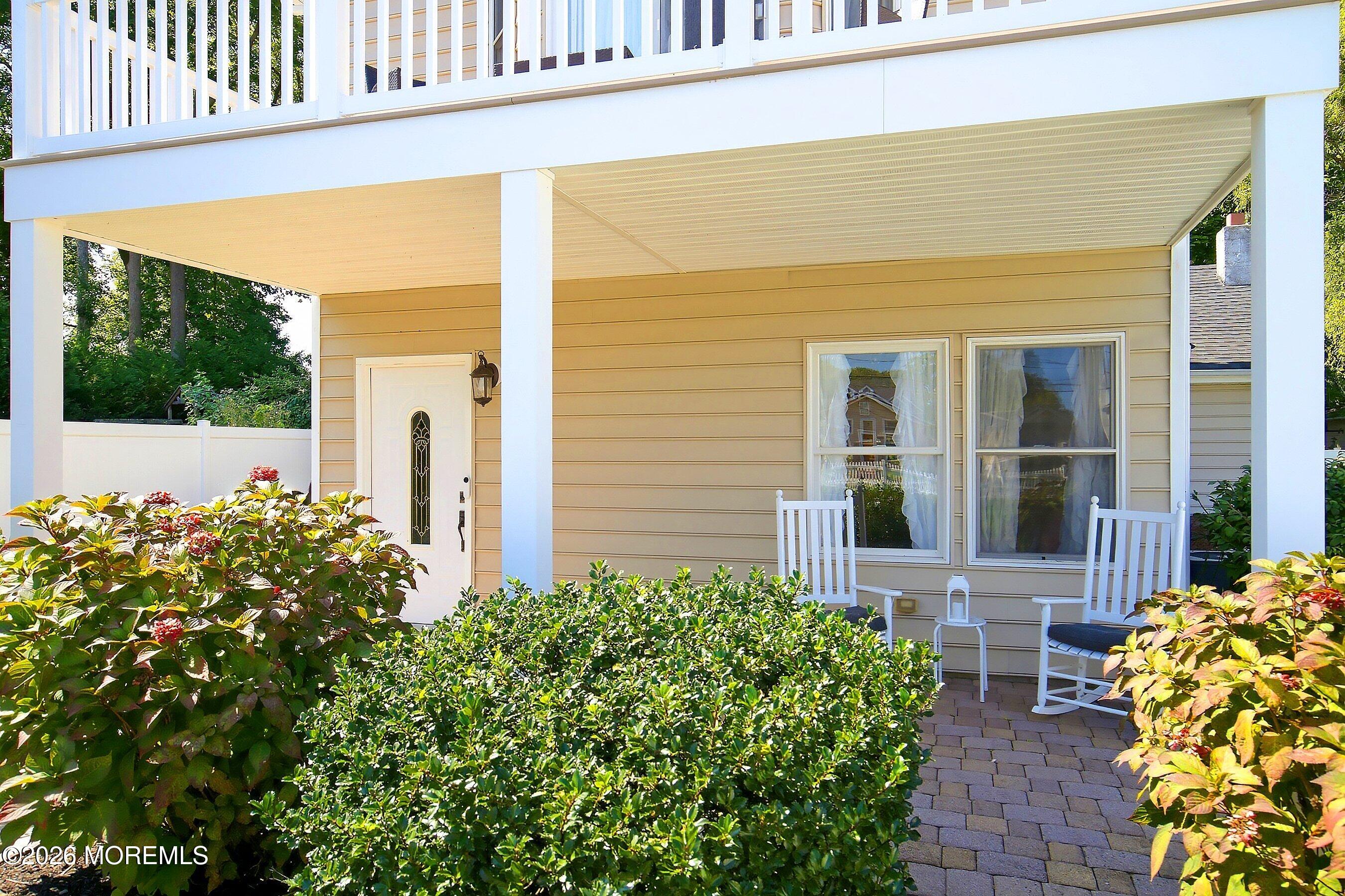 1603 W Maplewood Road