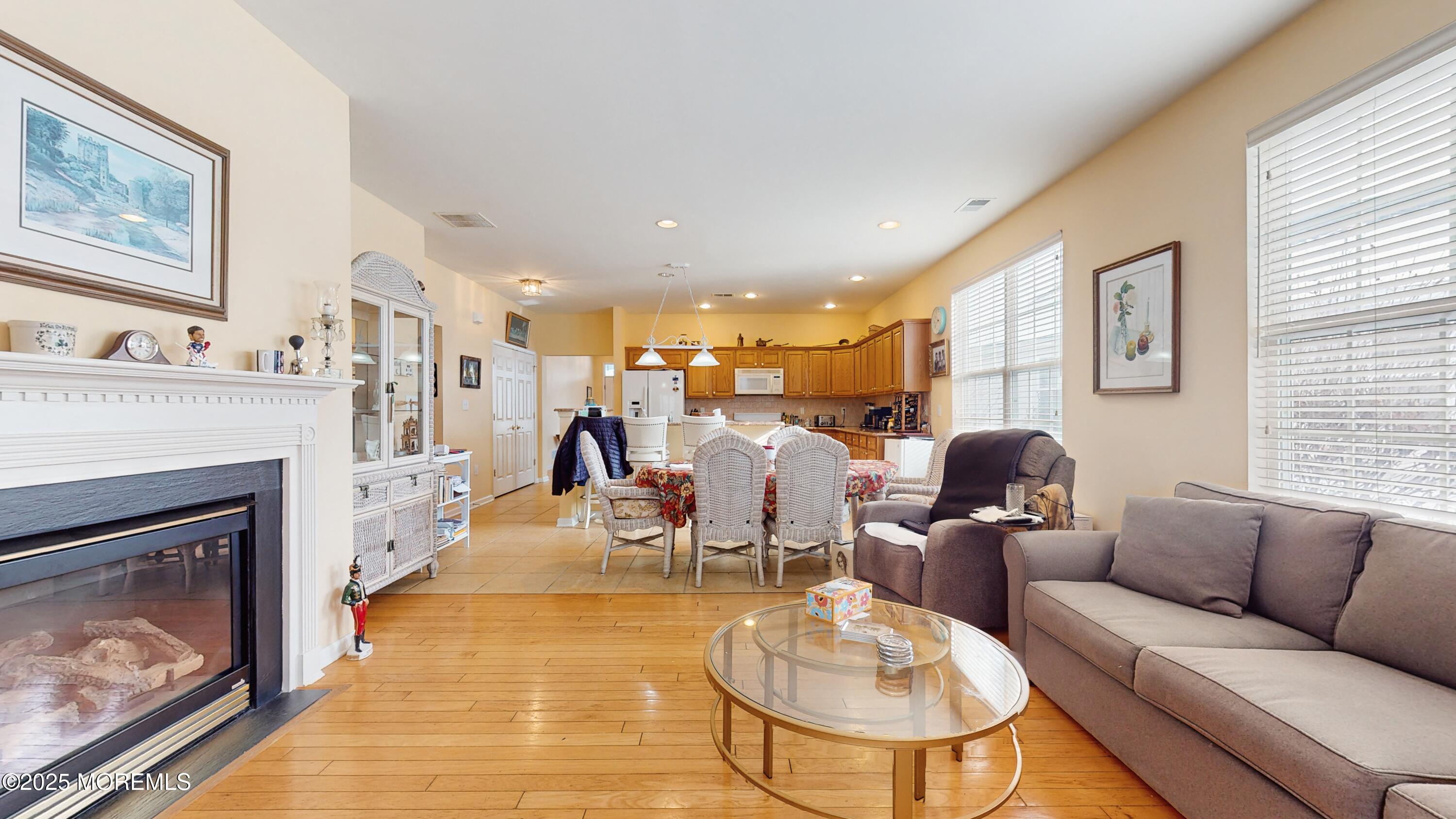 14 Edgewater Path