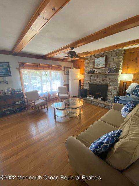Homes For Rent - 7 Campbell Court<br/> Monmouth County, Deal, NJ 07723