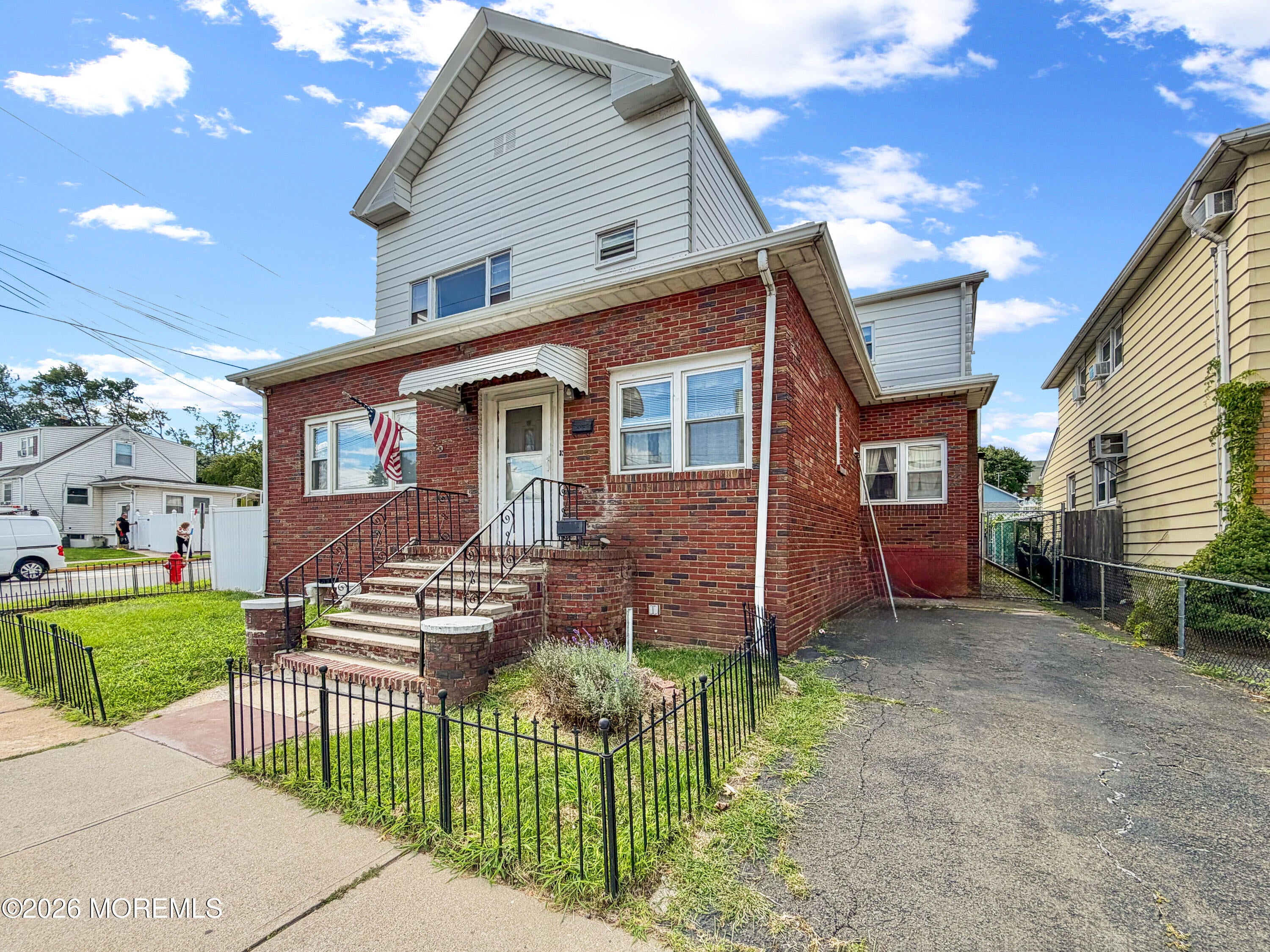 733 Schuyler Avenue