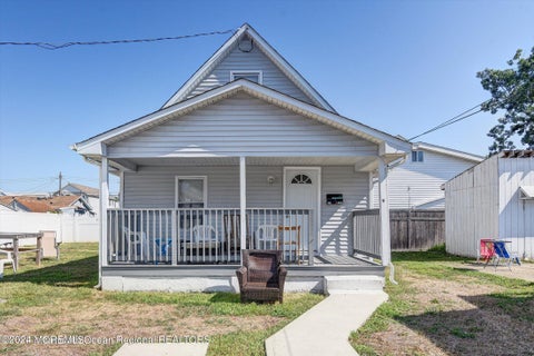 Homes For Rent - 408 16th Avenue #5<br/> Belmar, NJ 07719