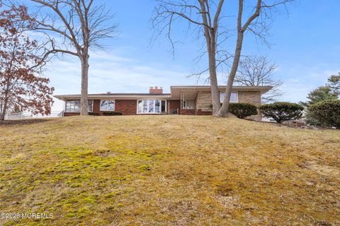 Homes For Sale - 864 Breezy Oaks Drive<br/> Toms River, NJ 08753