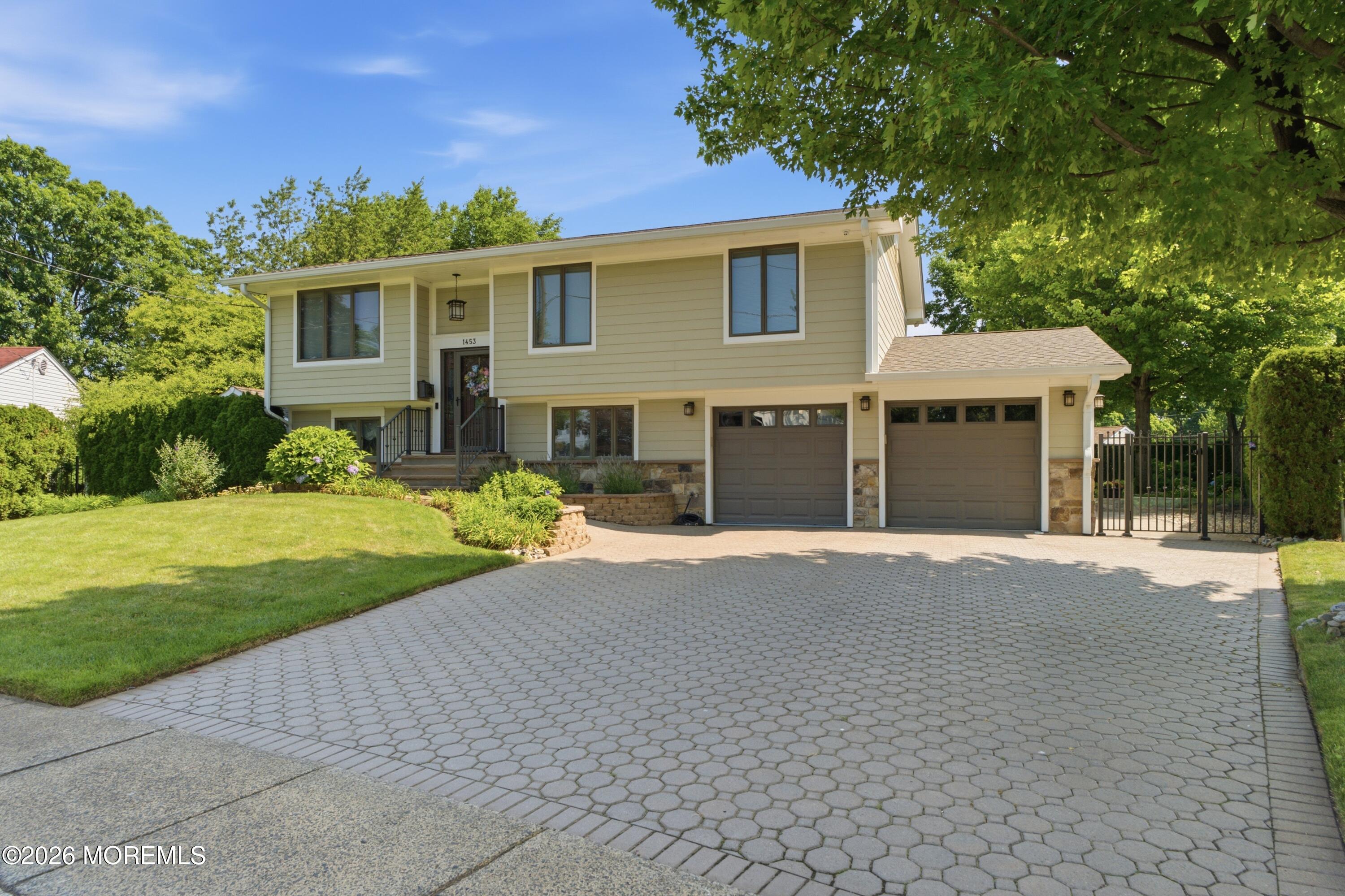 1453 Tooz Place