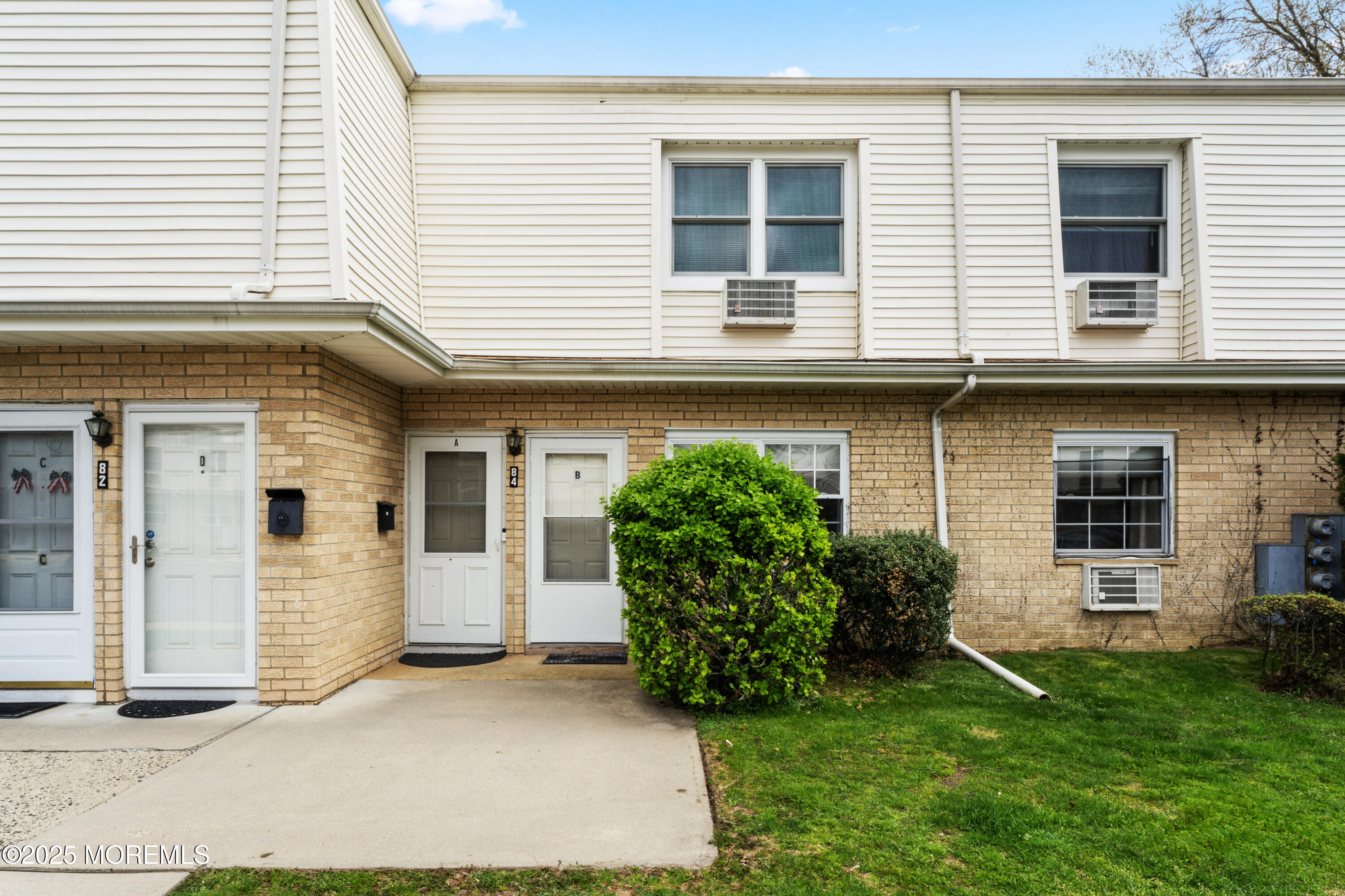 84 White Street #B, Eatontown, New Jersey image 16