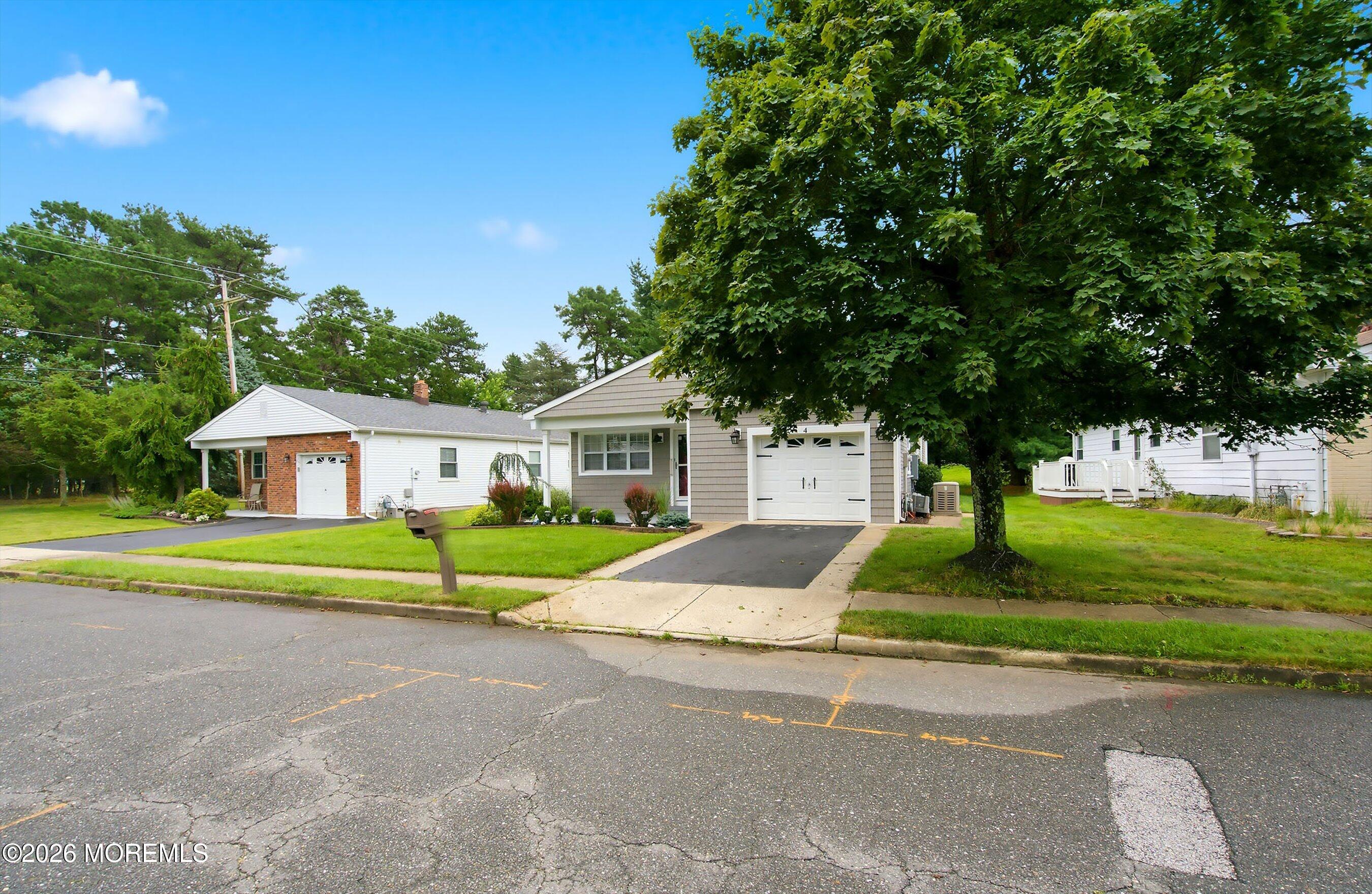4 Doral Drive