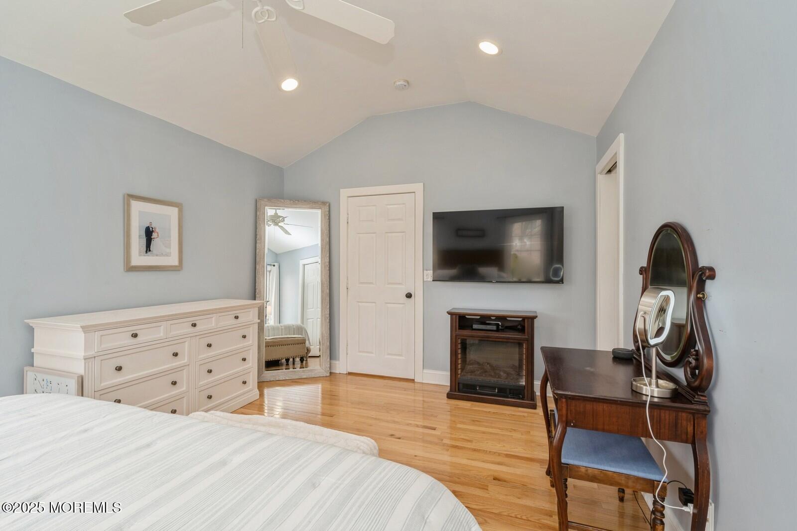 916 Park Place, Middletown, New Jersey image 14