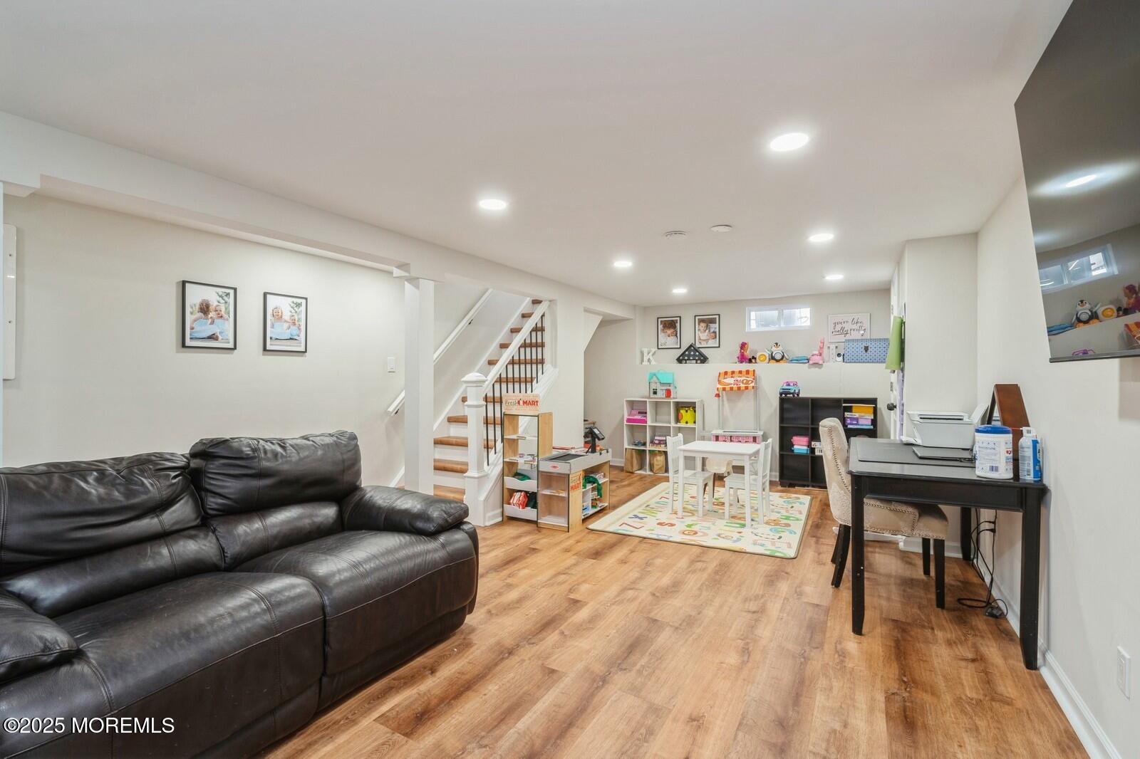916 Park Place, Middletown, New Jersey image 24