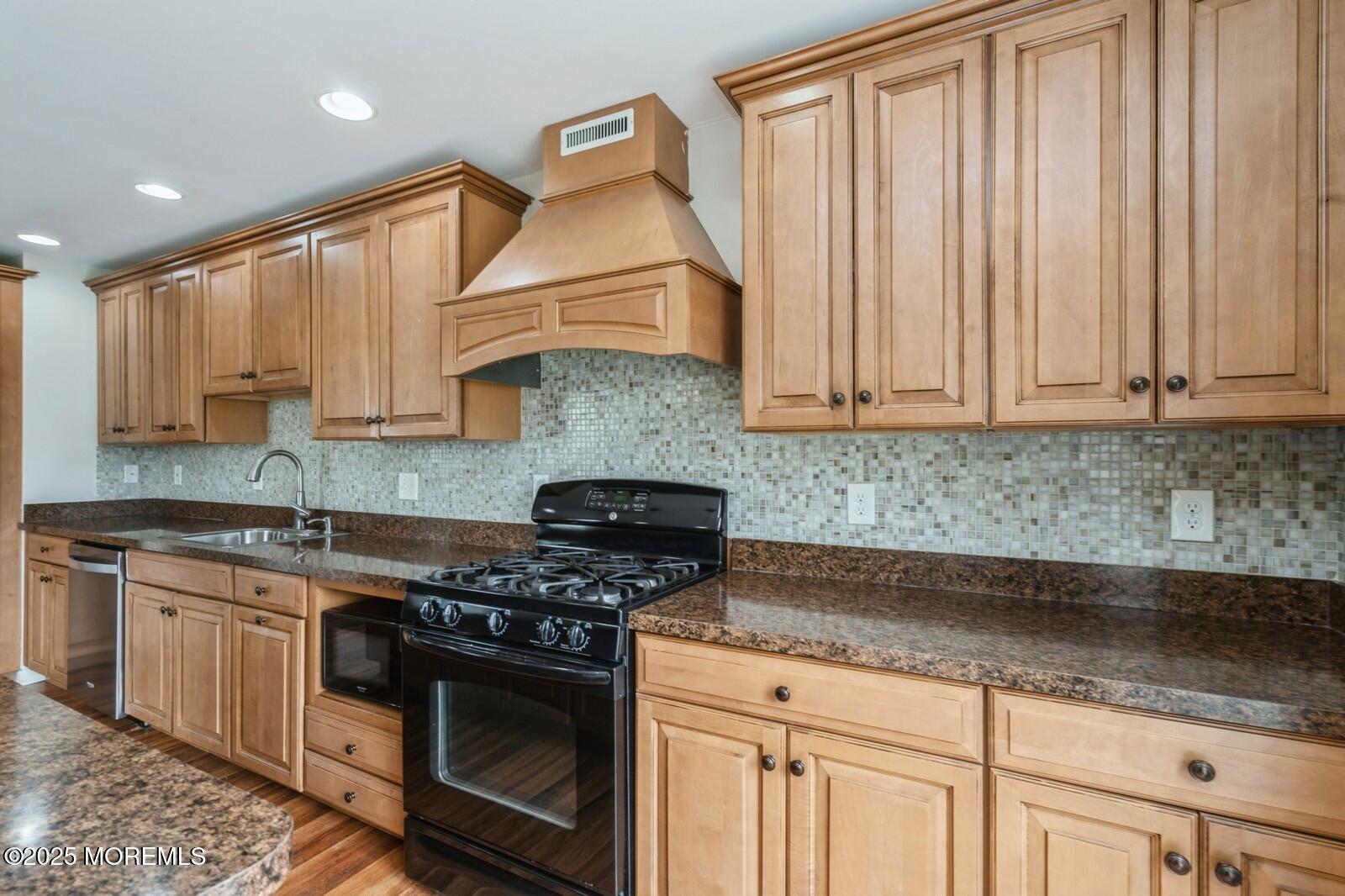 916 Park Place, Middletown, New Jersey image 12