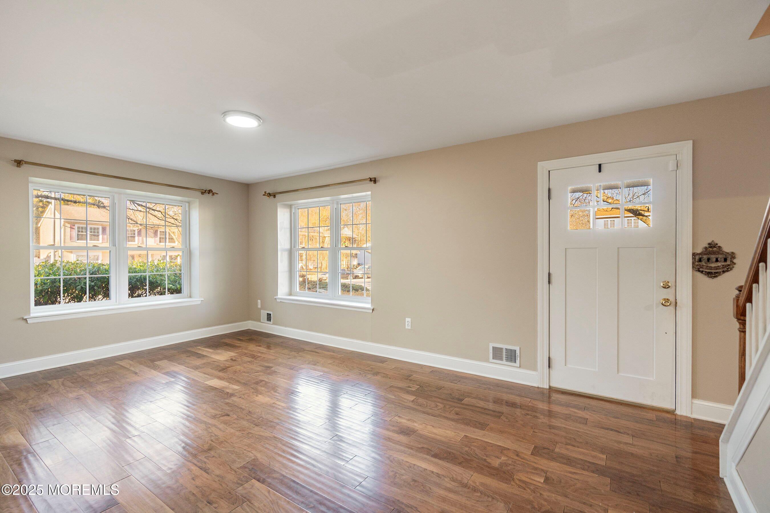 100 Wicklow Court, Toms River, New Jersey image 4