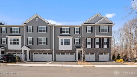 MLS: 22505300