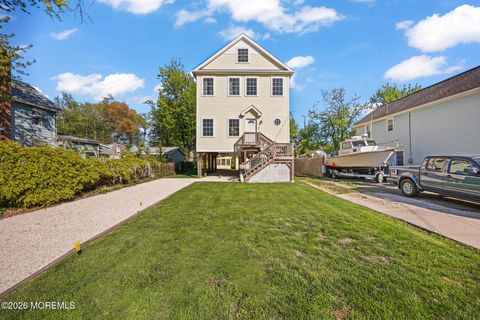 Homes For Sale - 717 Main Street<br/> Belford, NJ 07718