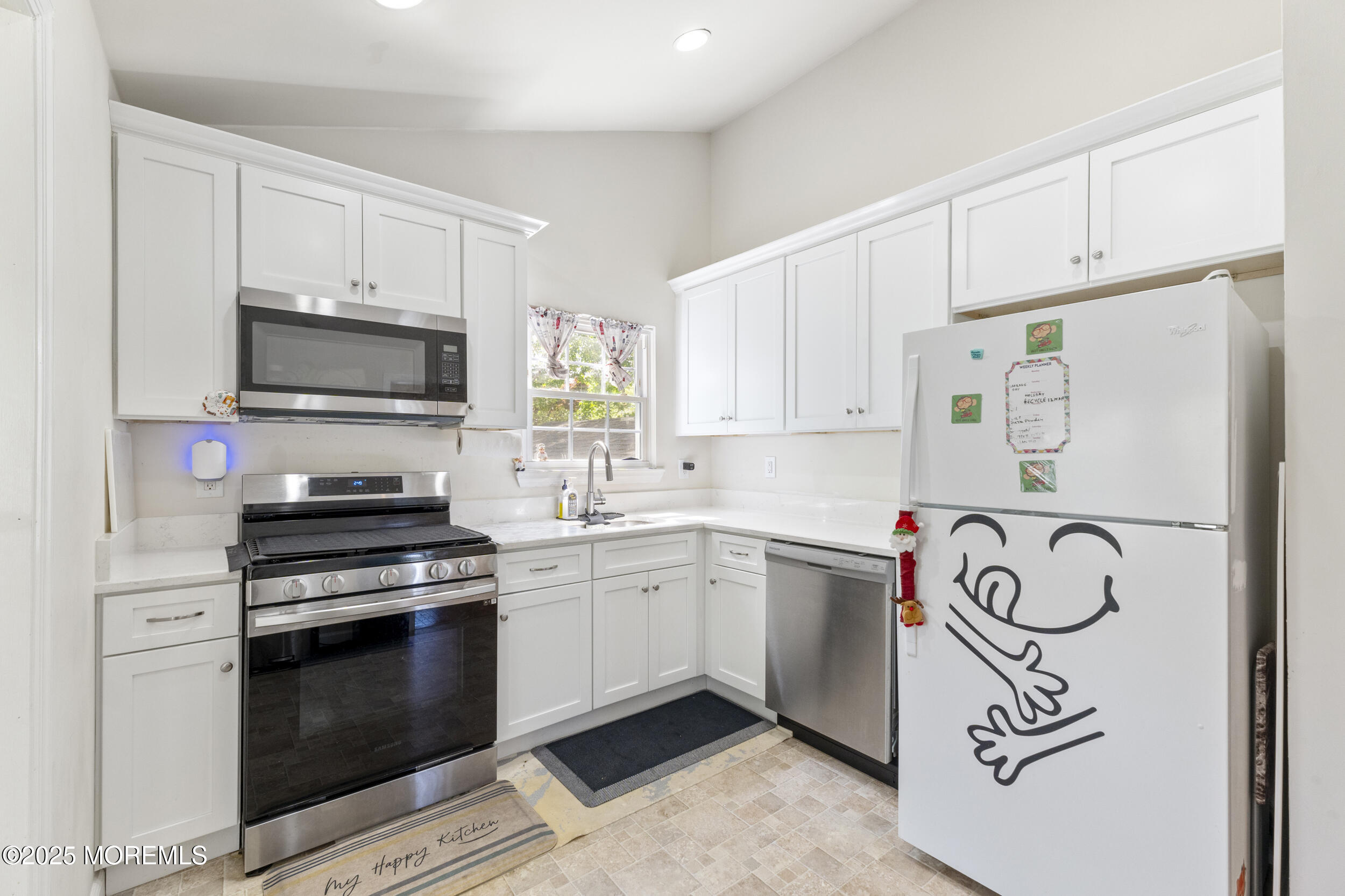411 Manalapan Road, Spotswood, New Jersey image 13