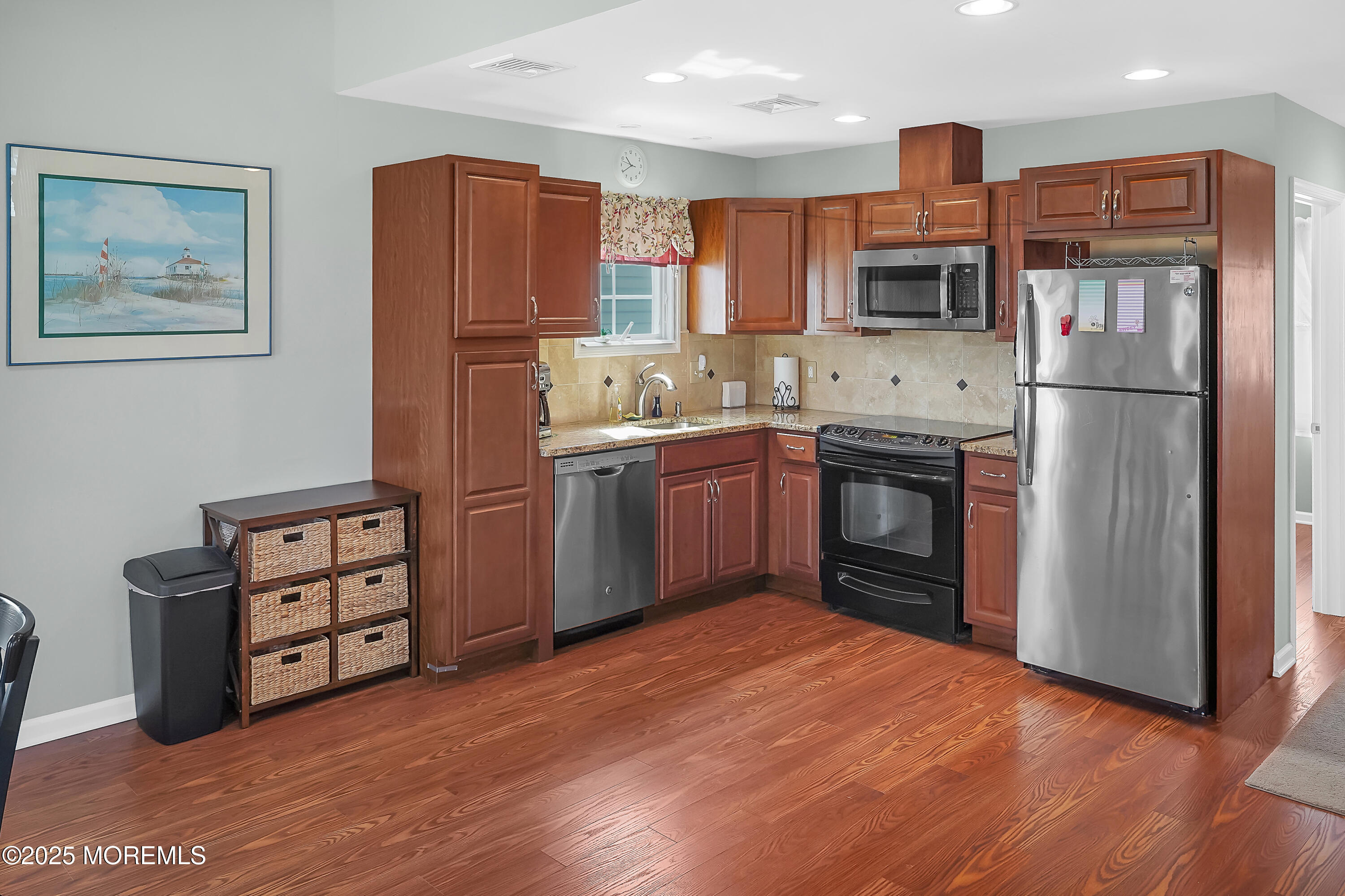 142 Black Point Road #B2, Rumson, New Jersey image 6