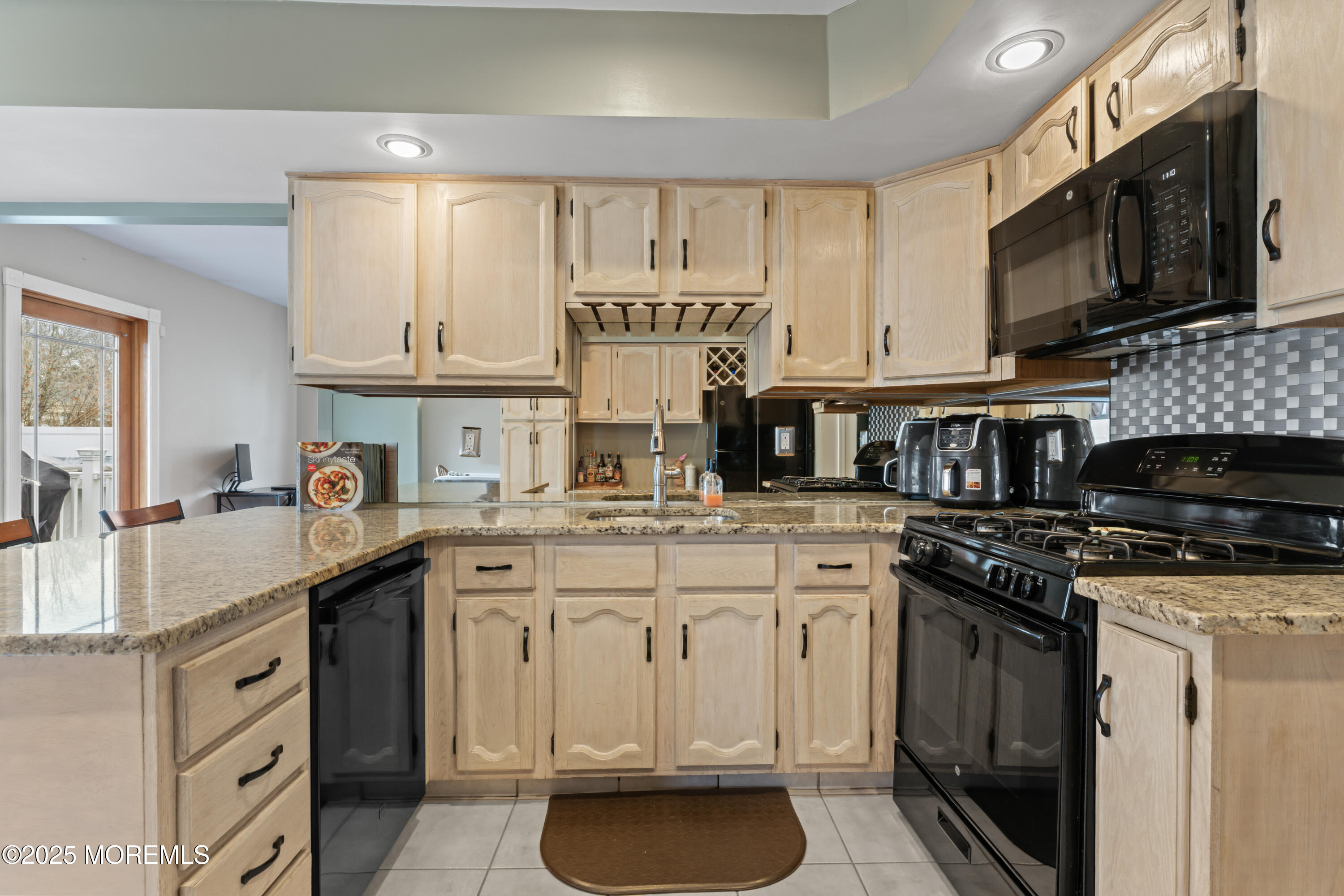 6 Blueberry Path, Howell, New Jersey image 14