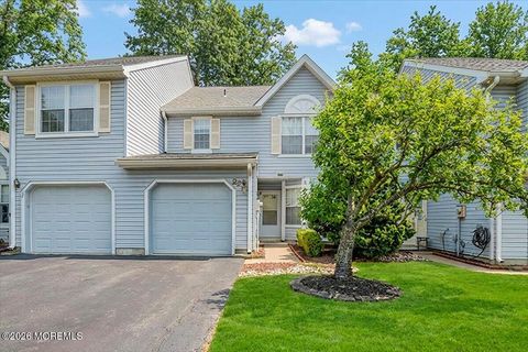 Condo For Sale - 22 Ross Terrace<br/> Manalapan, NJ 07726
