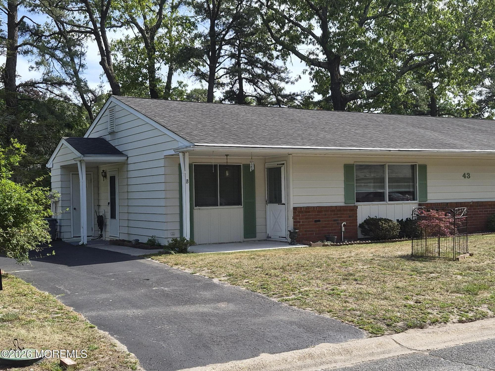 43 Maine Avenue B - Photo 2
