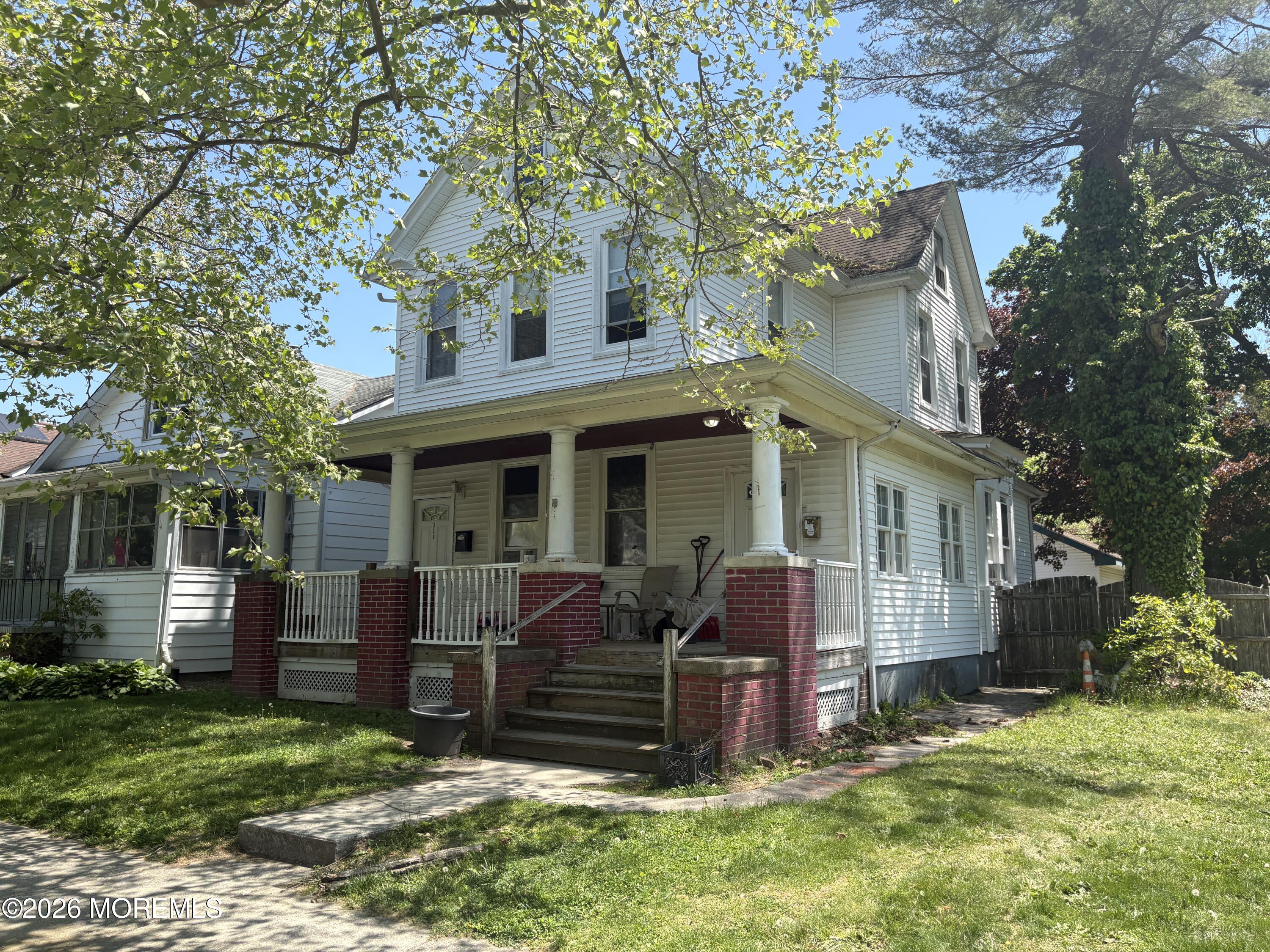 318-320 London Avenue