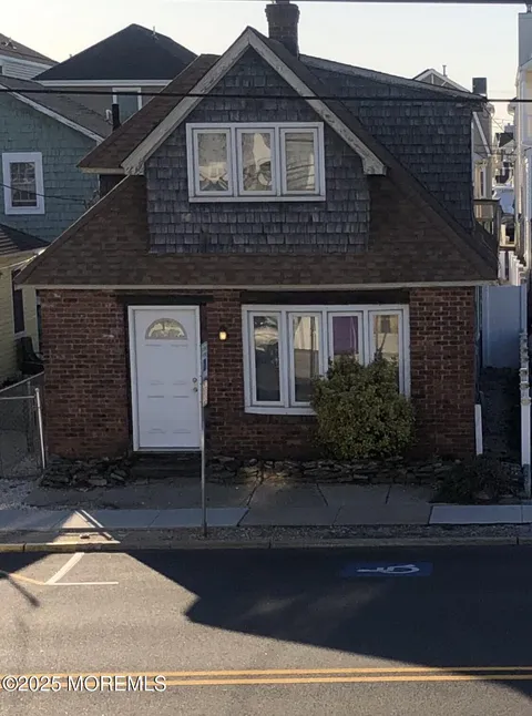 MLS: 22507728