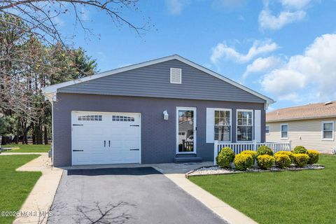 Photo of 30 Pine Valley Drive, Toms River, NJ 08757 (MLS # 22611453)