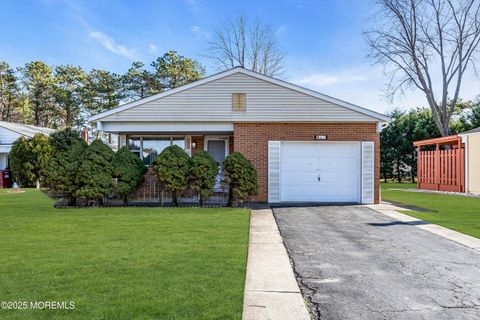 Photo of 47 Normanton Court, Toms River, NJ 08757 (MLS # 22536755)