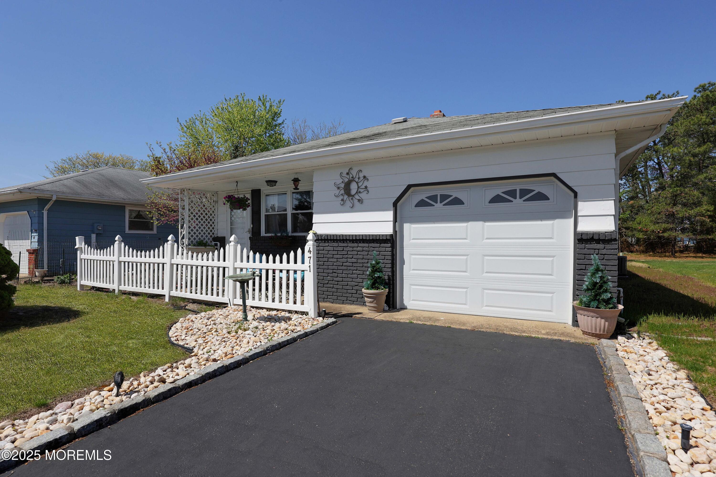471 Saint Thomas Drive, Toms River, New Jersey image 4