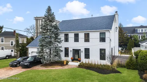 19 Borden Street, Monmouth Beach, NJ 07750 - MLS#: 22505042