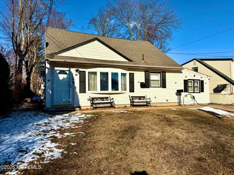 Photo of 41 Pinetree Drive, Parlin, NJ 08859 (MLS # 22611122)