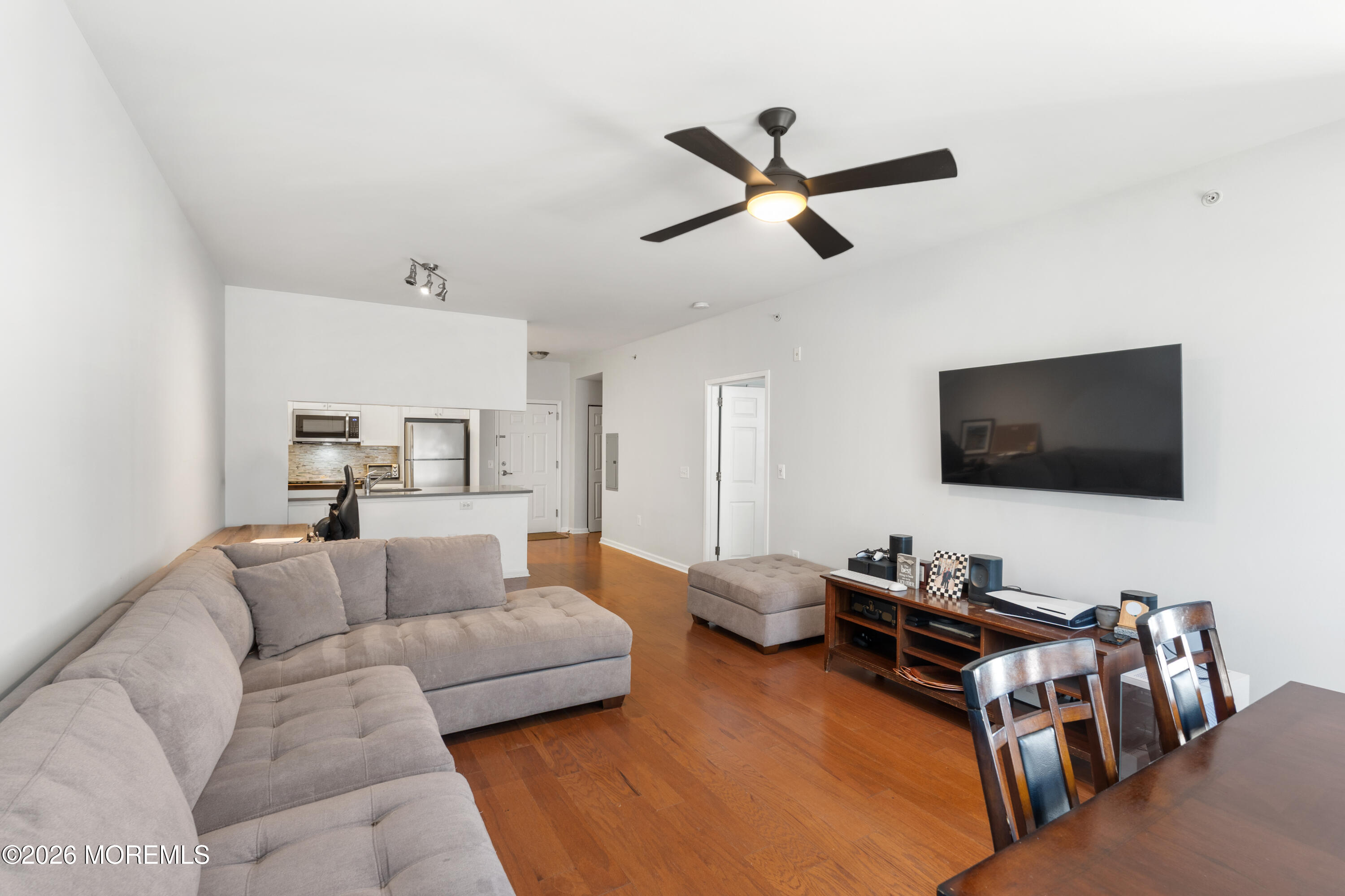 55 Melrose Terrace 407