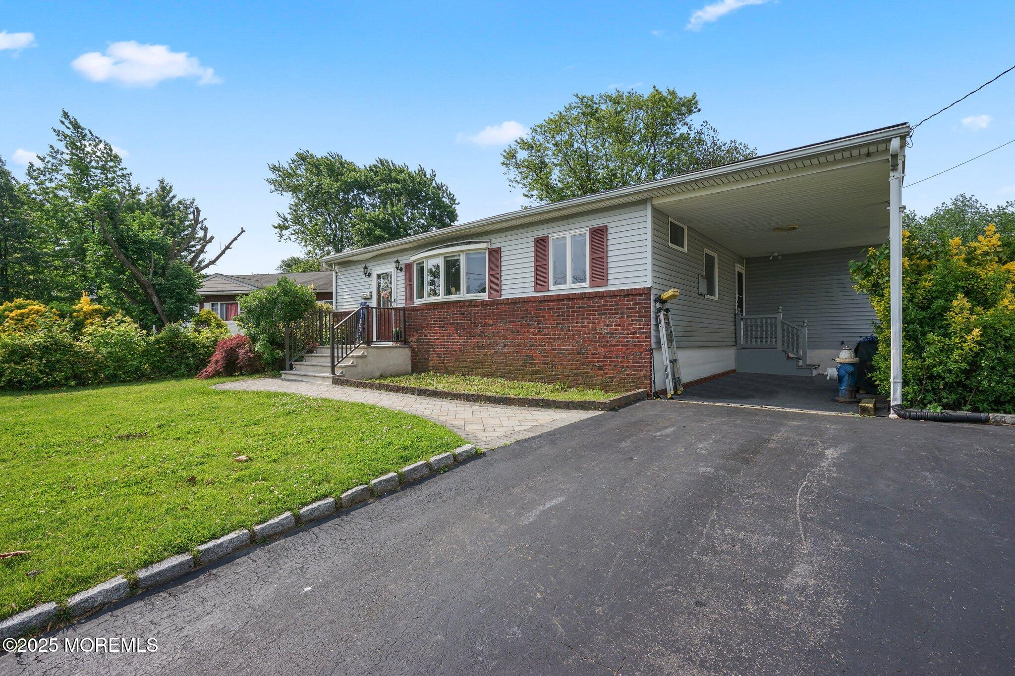 9 W Susan Street