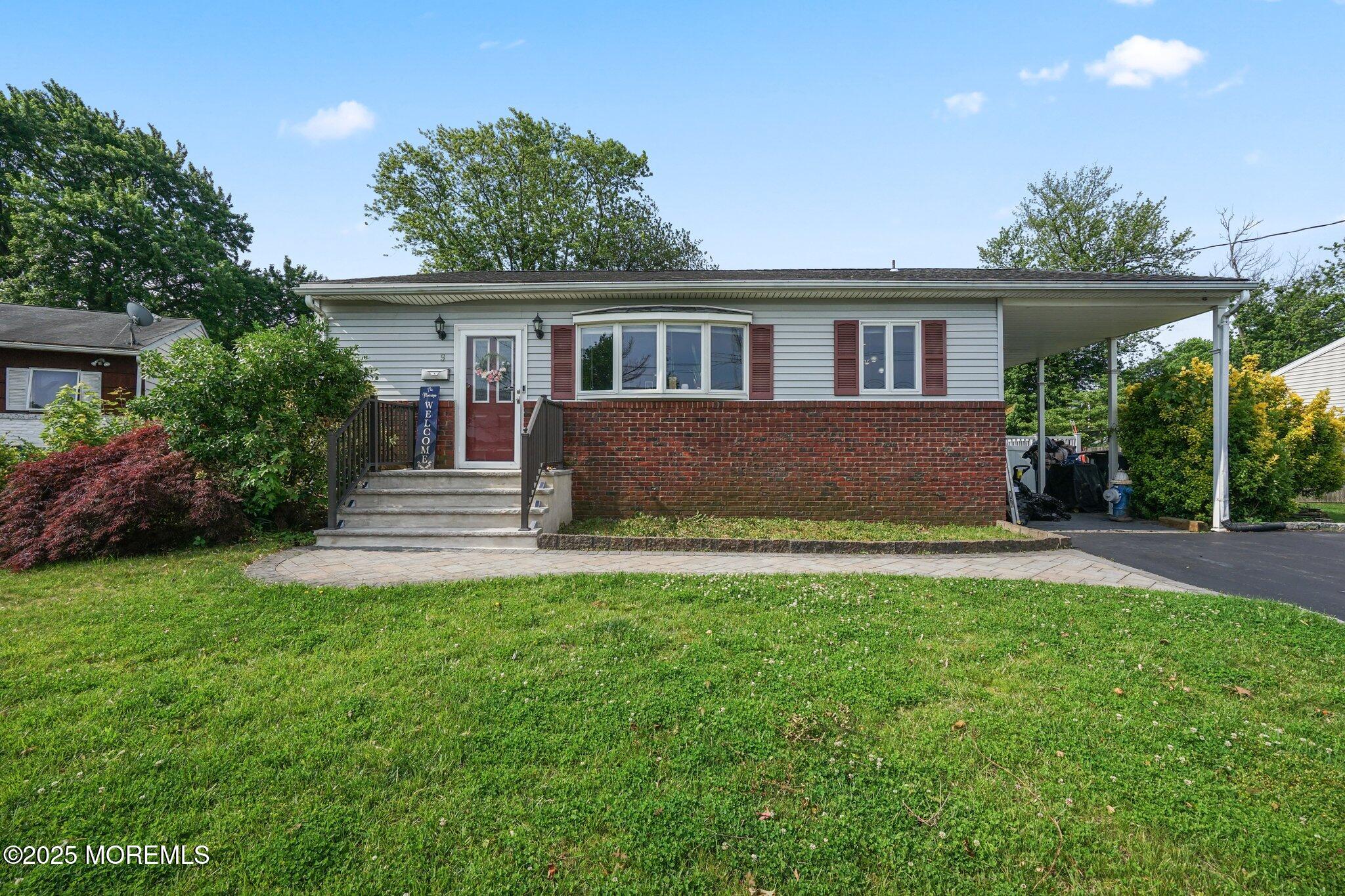 9 W Susan Street