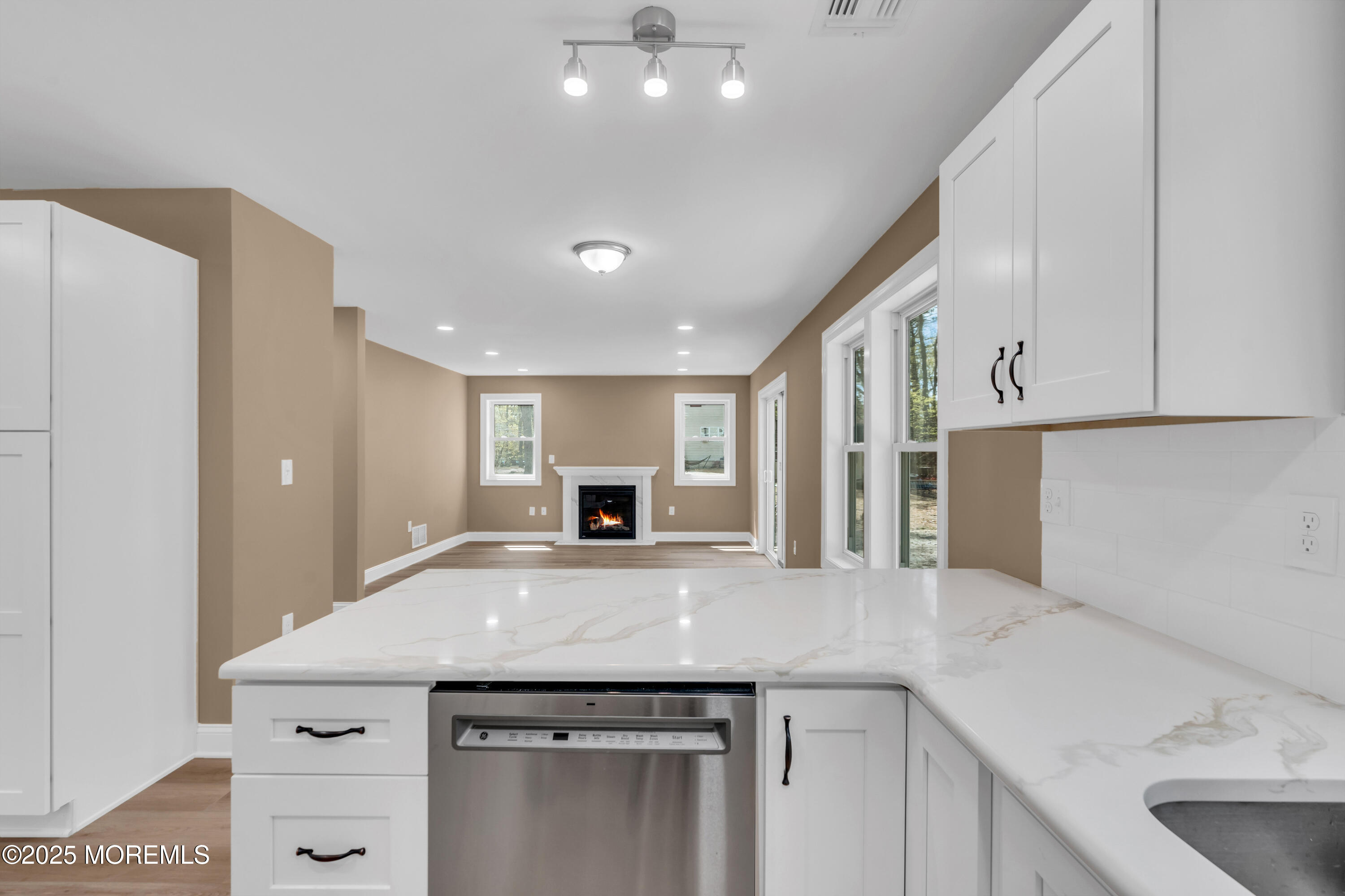 322 Washington Place, Bayville, New Jersey image 13
