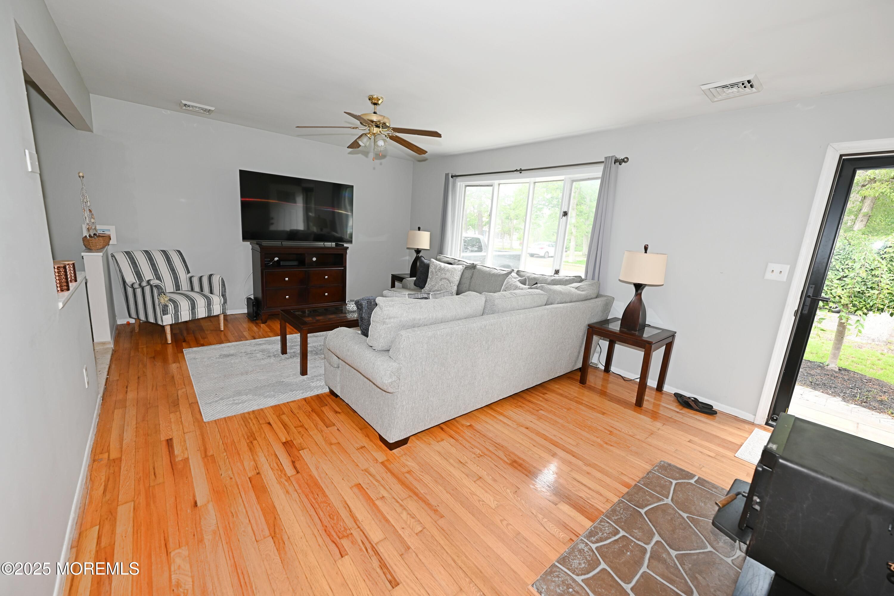 709 Marys Drive, Brick, New Jersey image 5