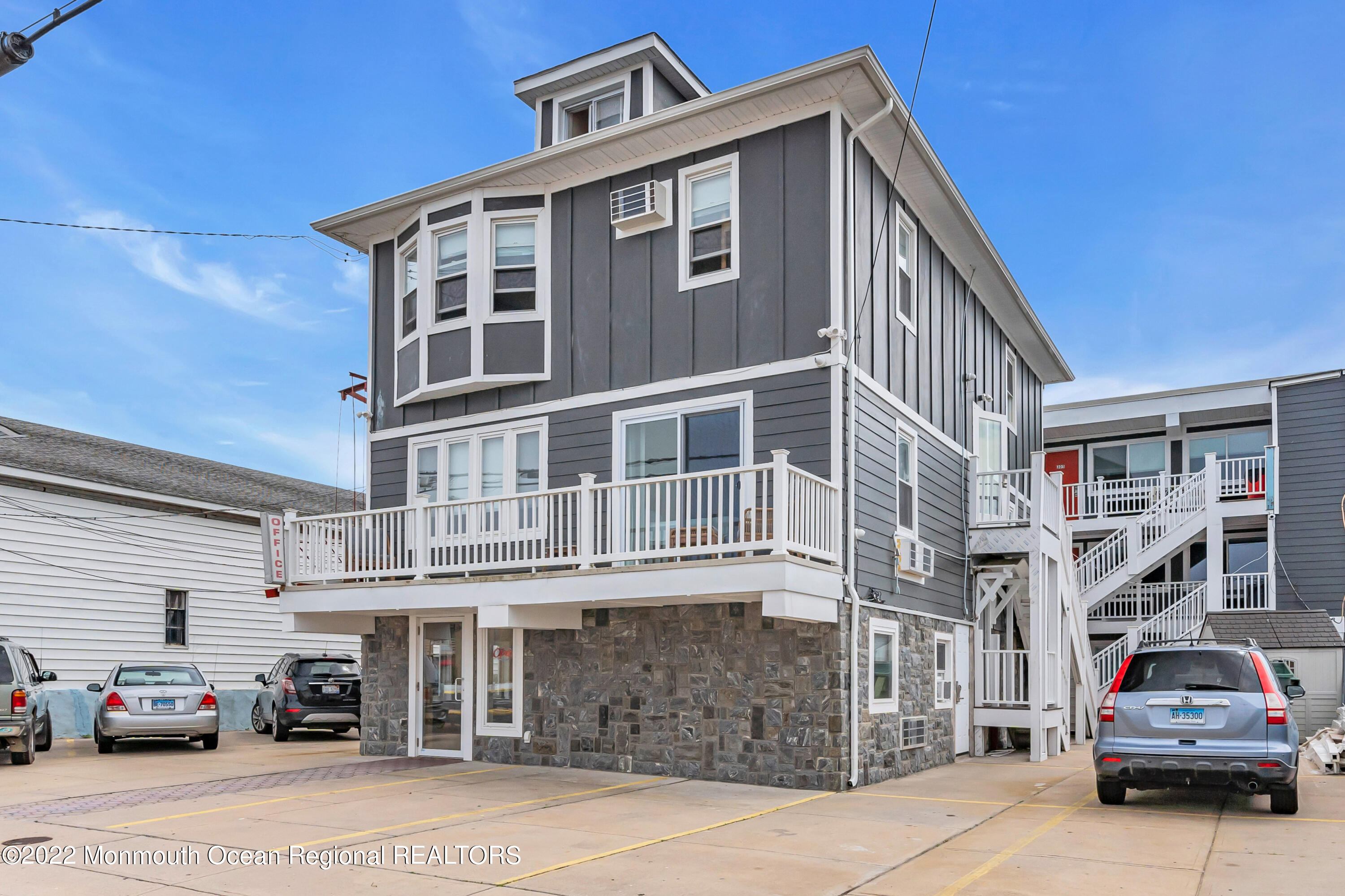 61 Sumner Avenue