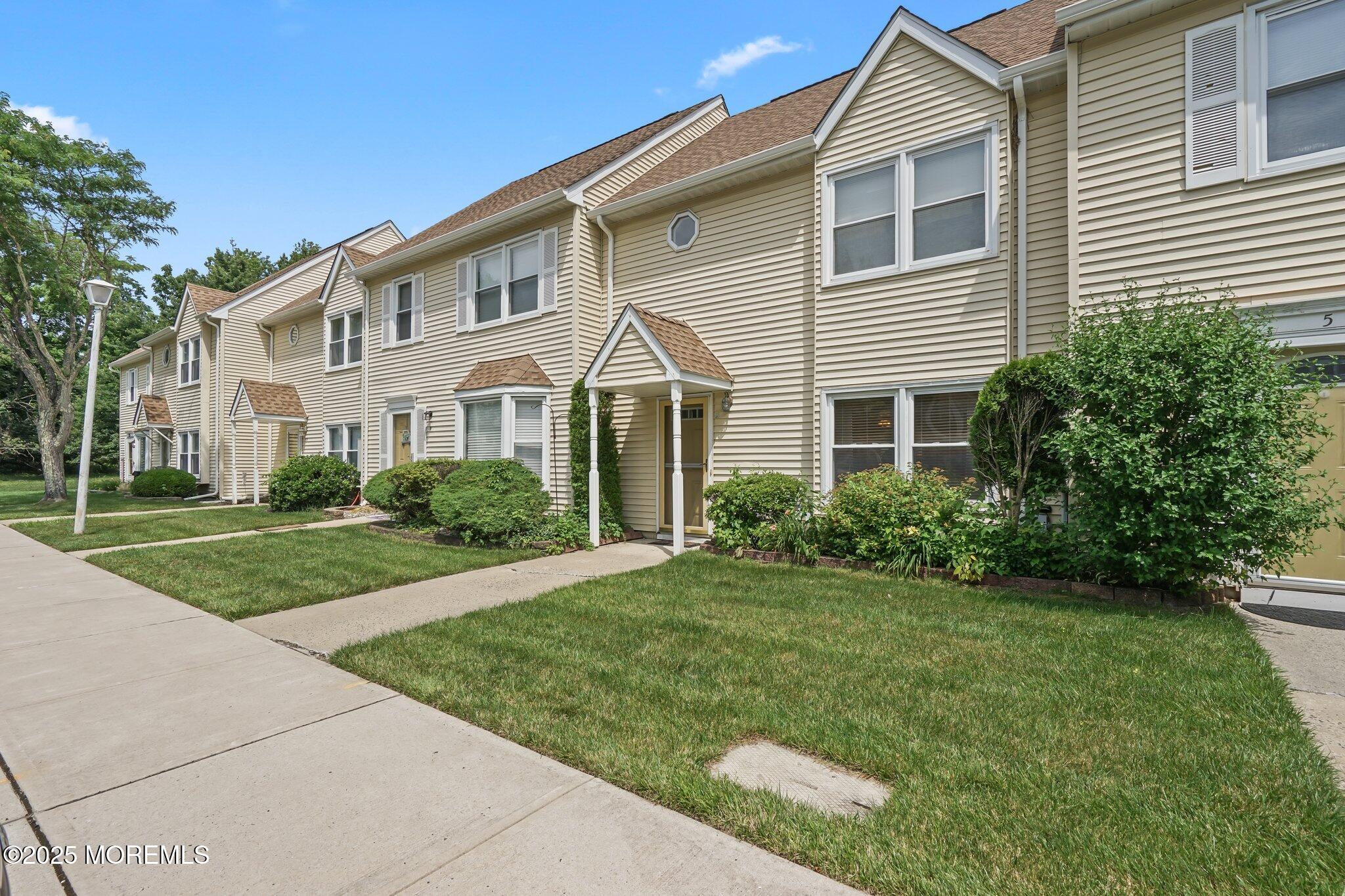 7 Colonial Court