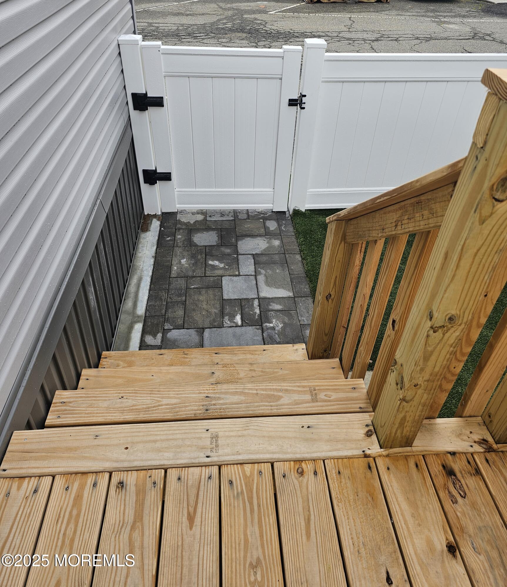 8 Pine Creek Village