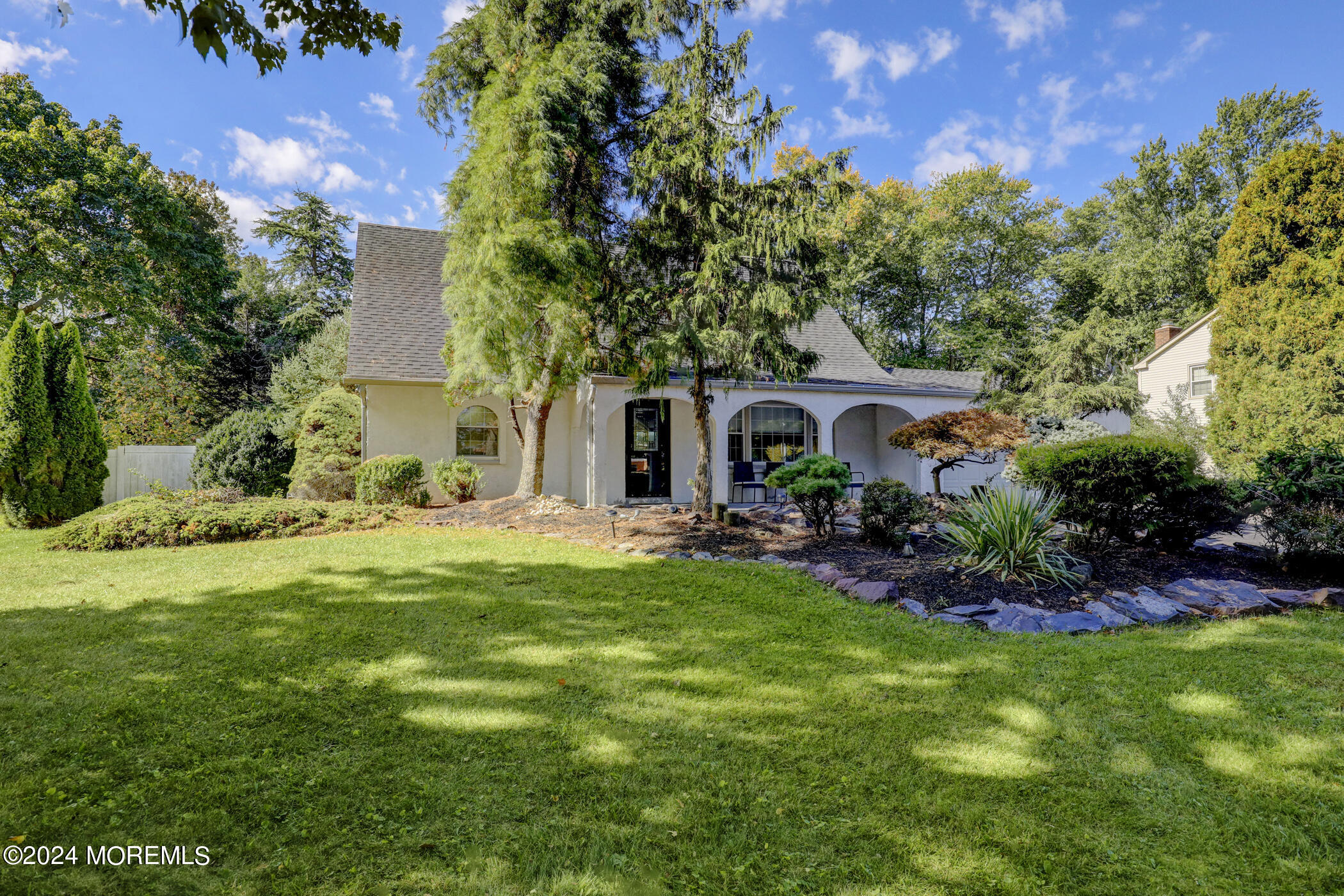 67 Maxwell Lane, Manalapan, New Jersey image 3