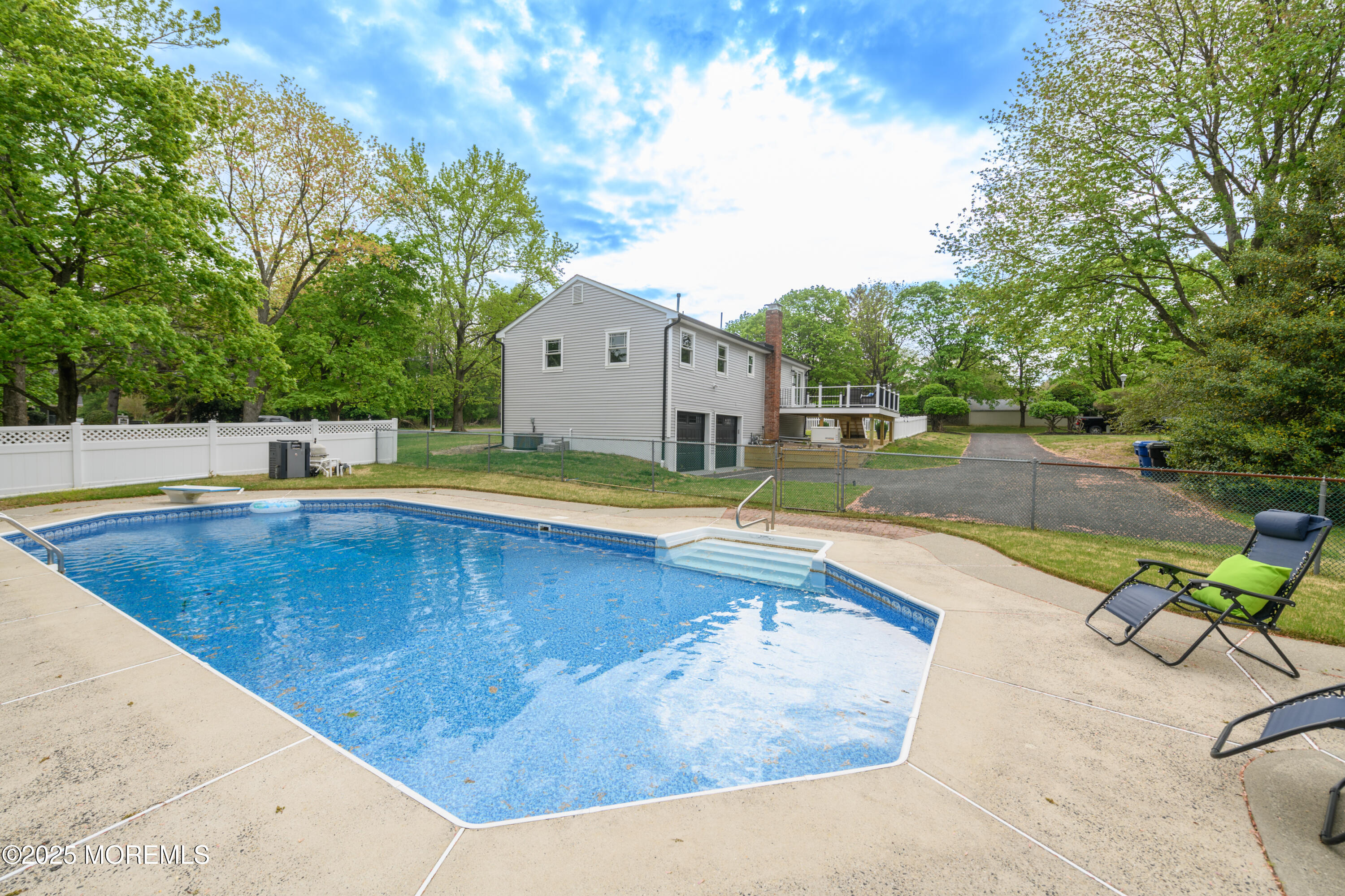 832 Nutswamp Road, Red Bank, New Jersey image 17