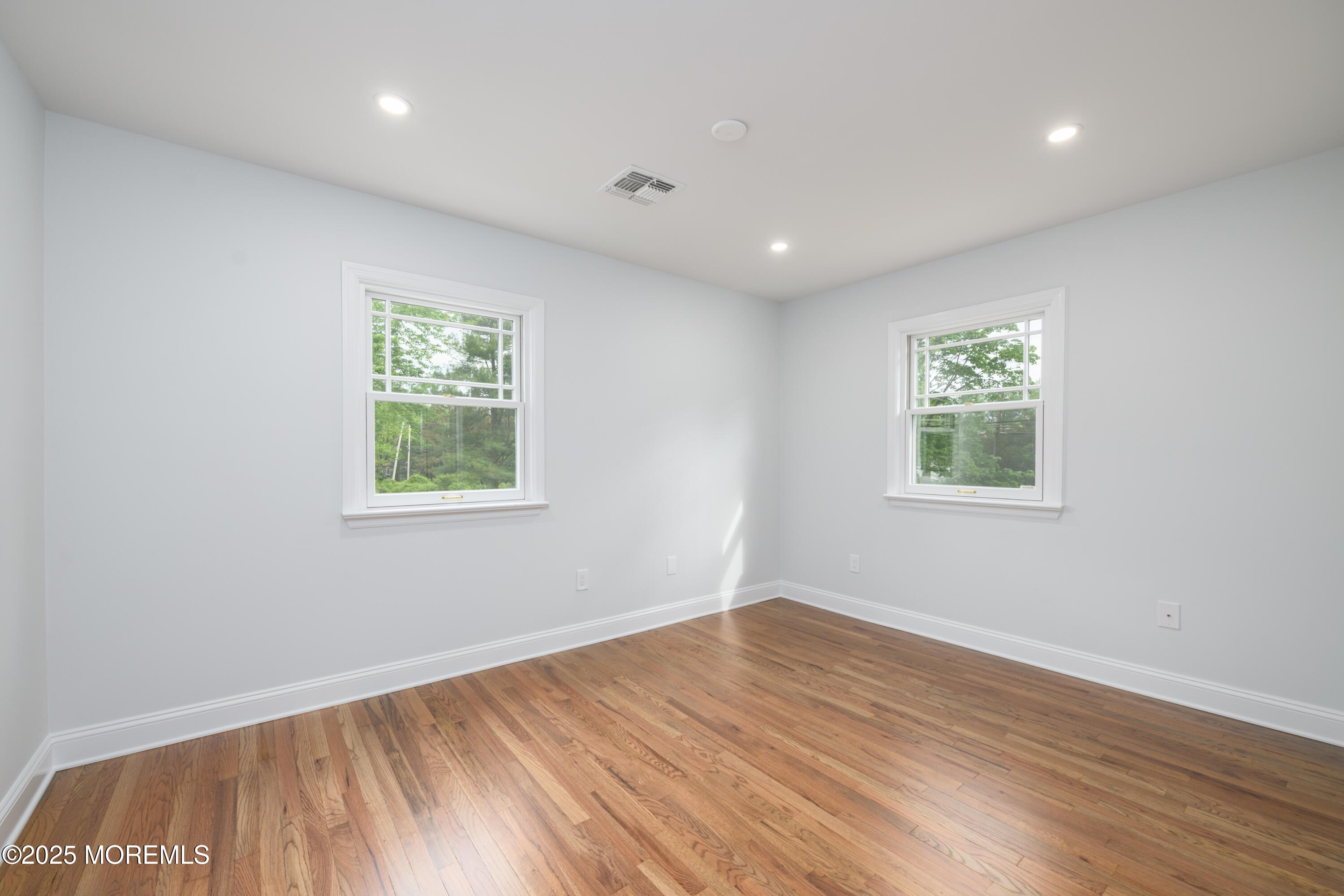 832 Nutswamp Road, Red Bank, New Jersey image 10