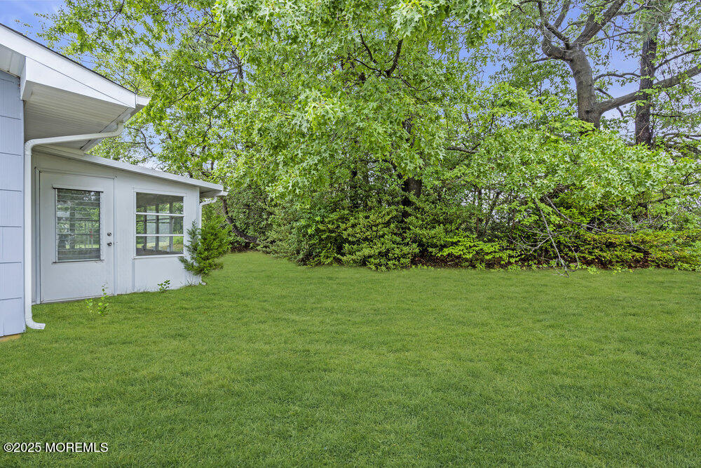 85 Central Boulevard, Brick, New Jersey image 21