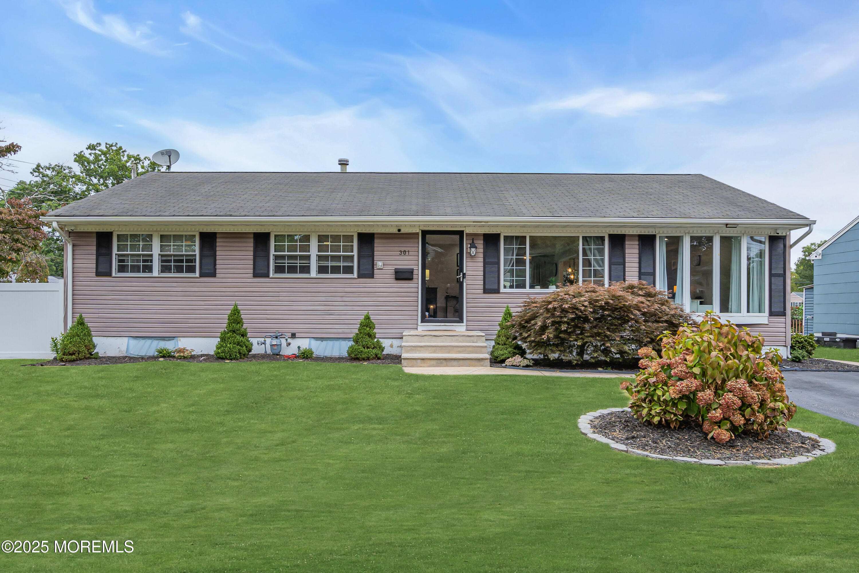 301 Arrowhead Park Drive, Brick, New Jersey image 4