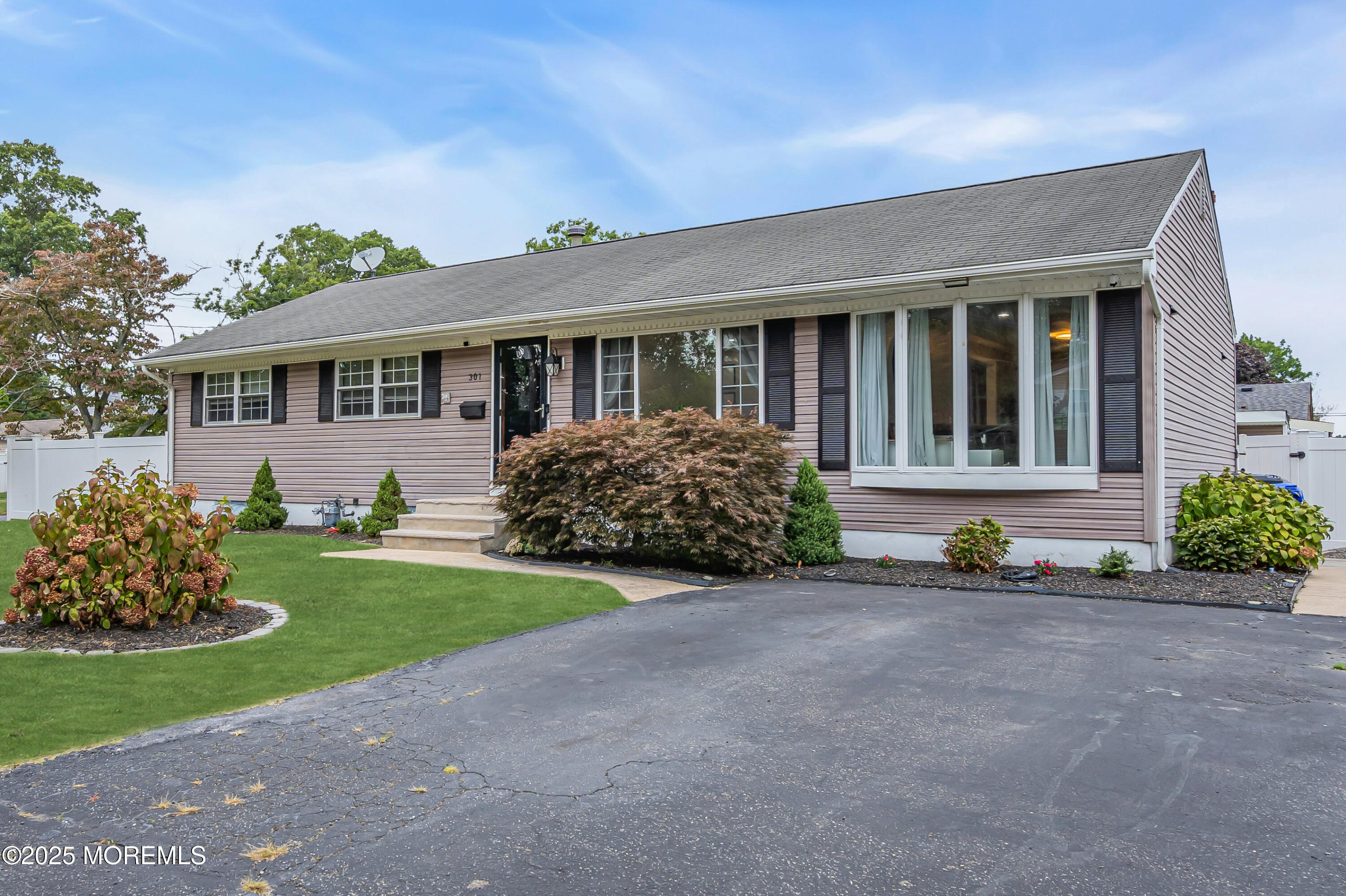 301 Arrowhead Park Drive, Brick, New Jersey image 6
