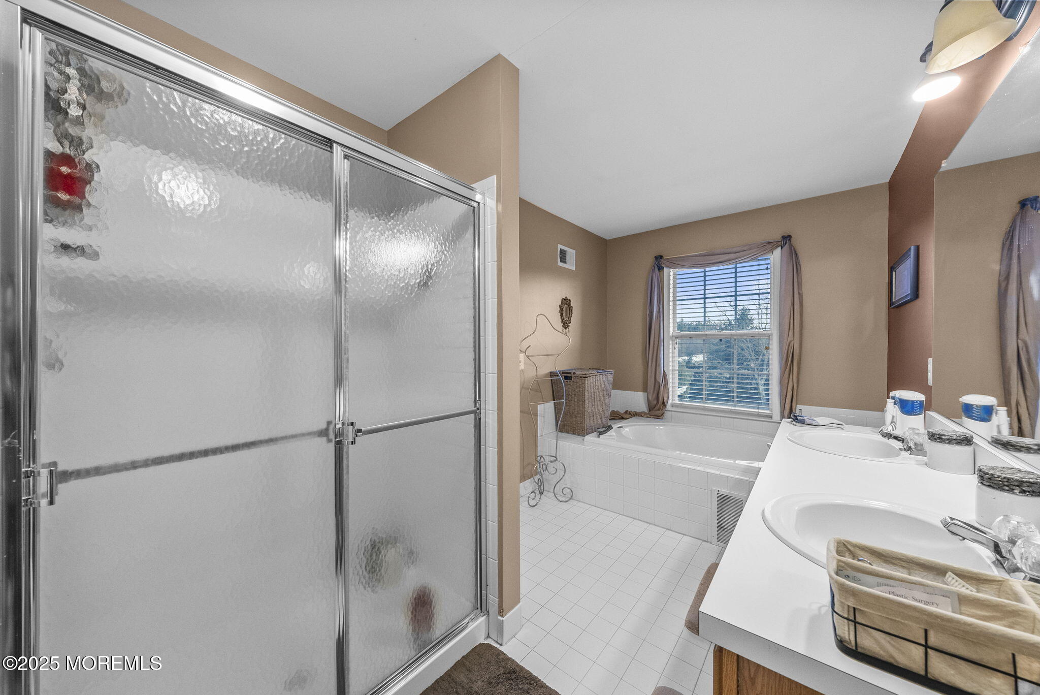 5 Lowery Lane, Marlboro, New Jersey image 38
